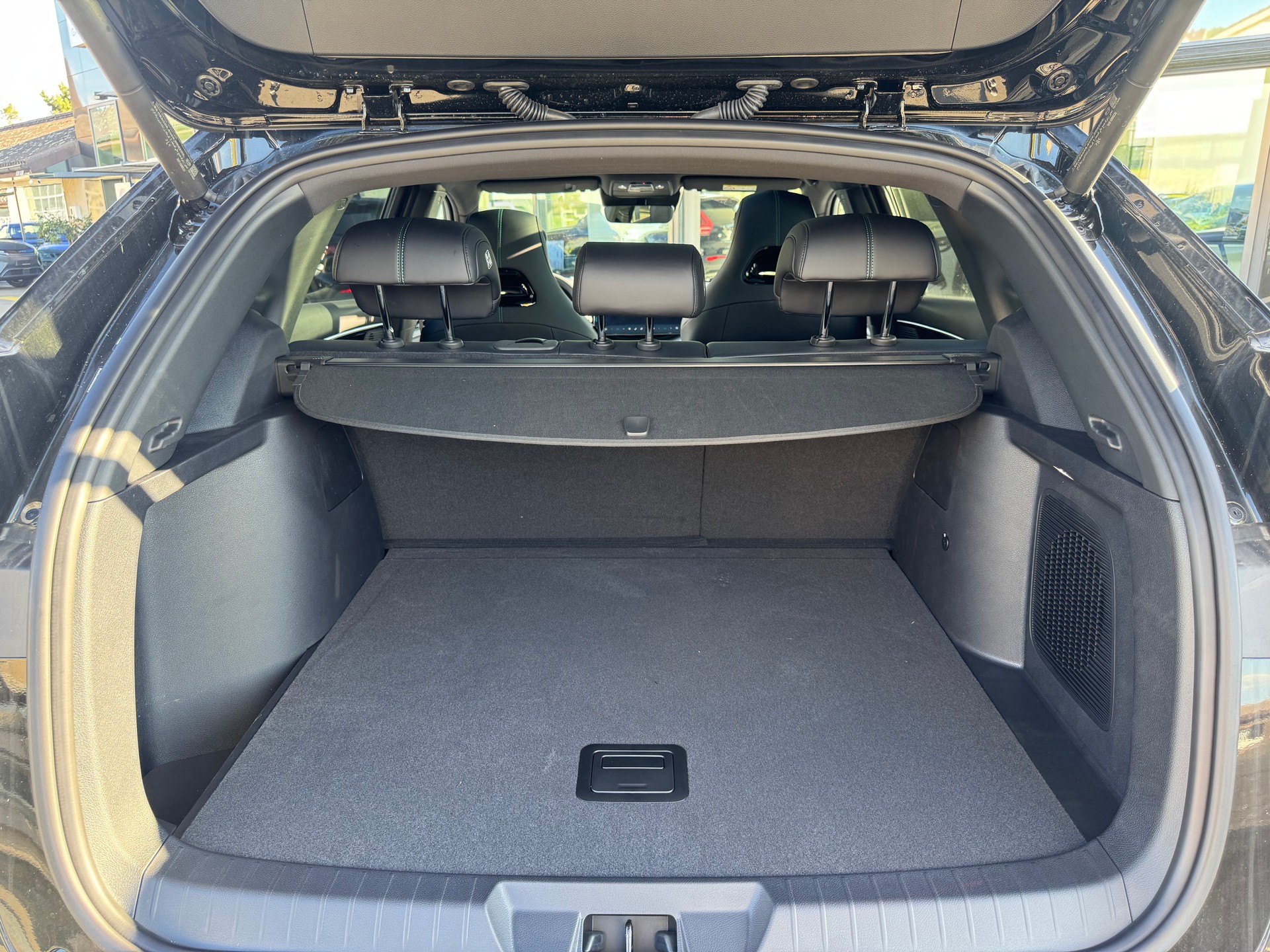 BYD Seal U DM-i Design AWD-image-24