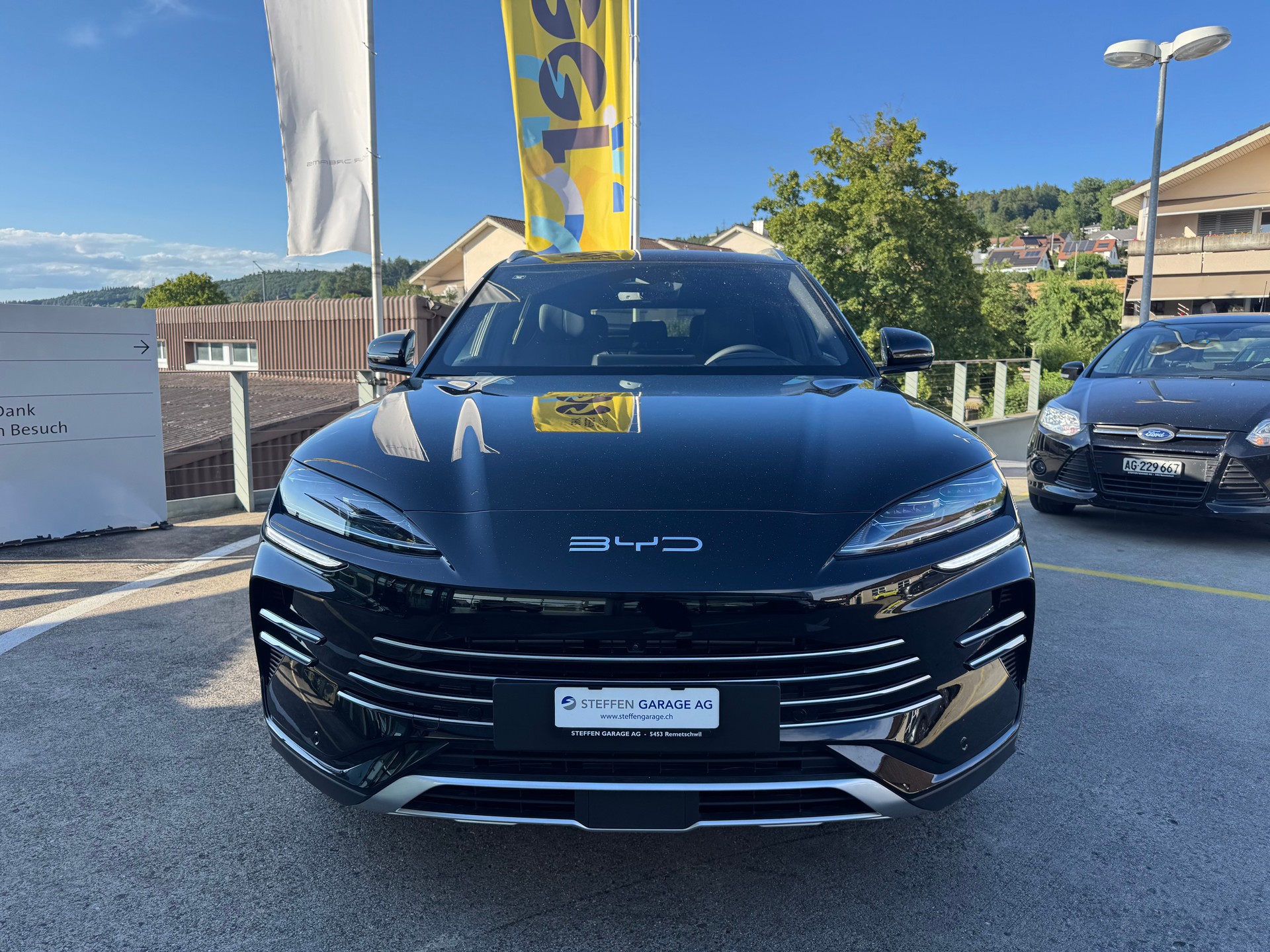 BYD Seal U DM-i Design AWD-showroom-element-1