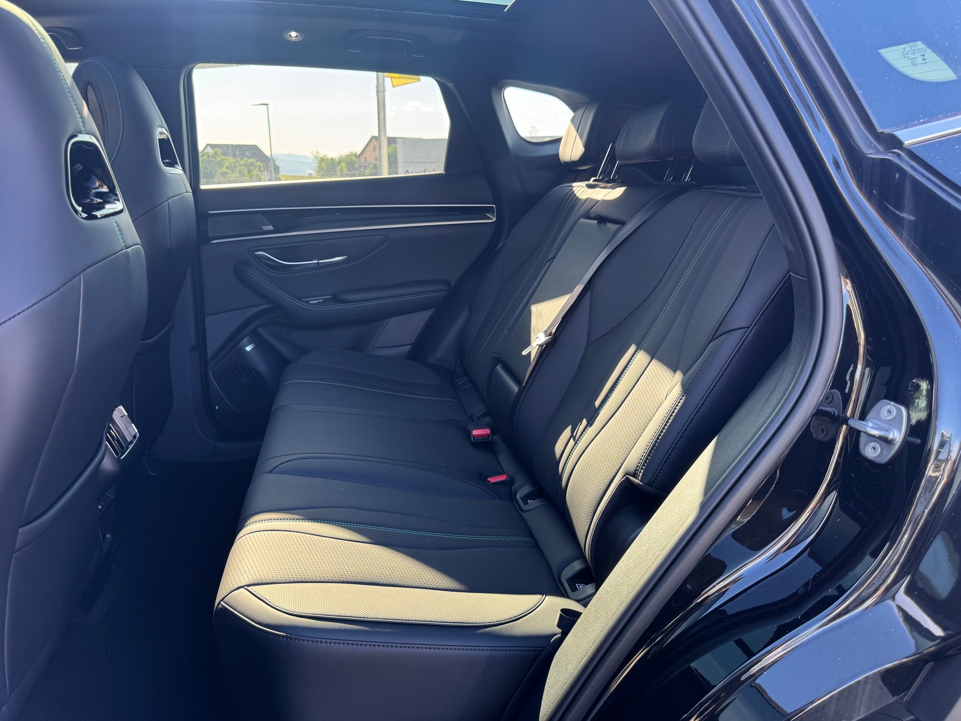 BYD Seal U DM-i Design AWD-image-23