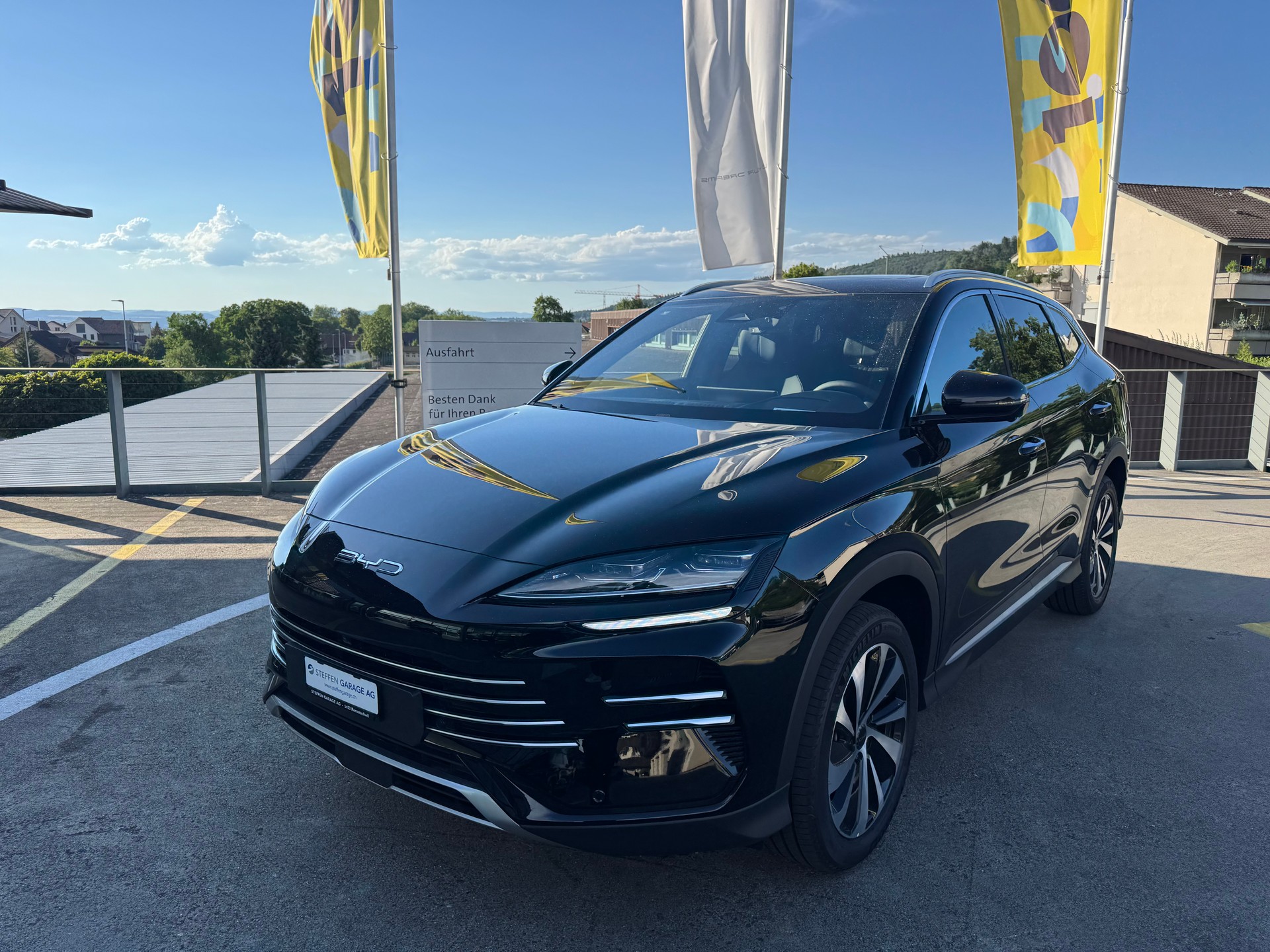 BYD Seal U DM-i Design AWD-showroom-element-3