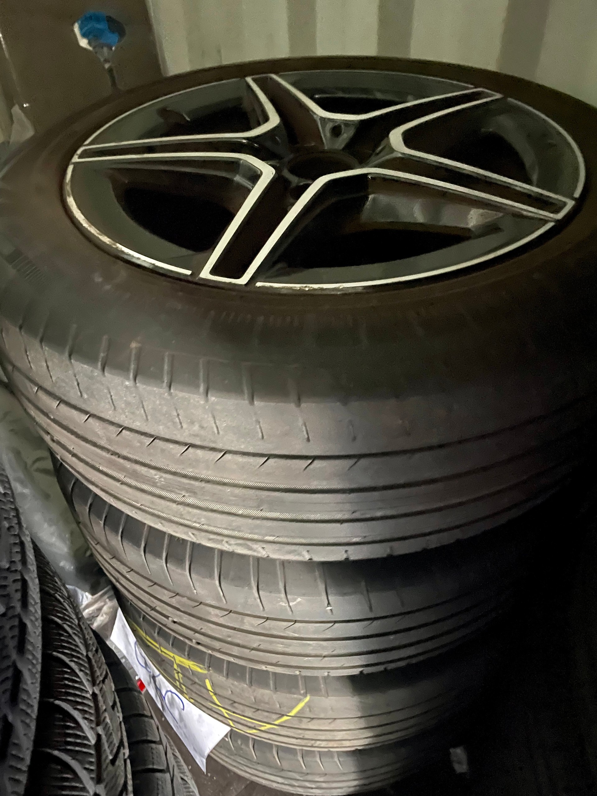 MERCEDES-BENZ GLC 300 d AMG Line 4Matic 9G-Tronic-image-14