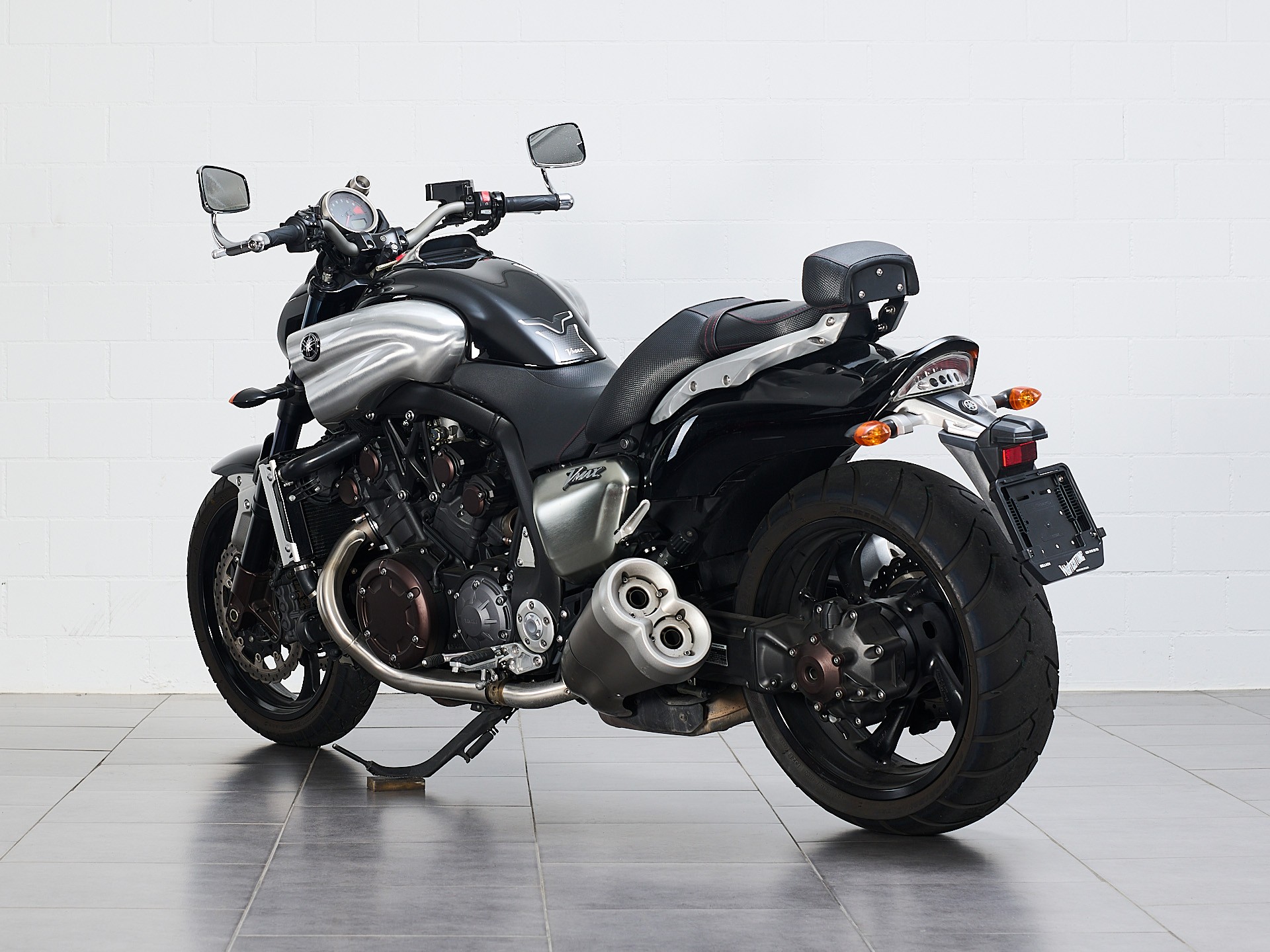 YAMAHA V-MAX-image-3