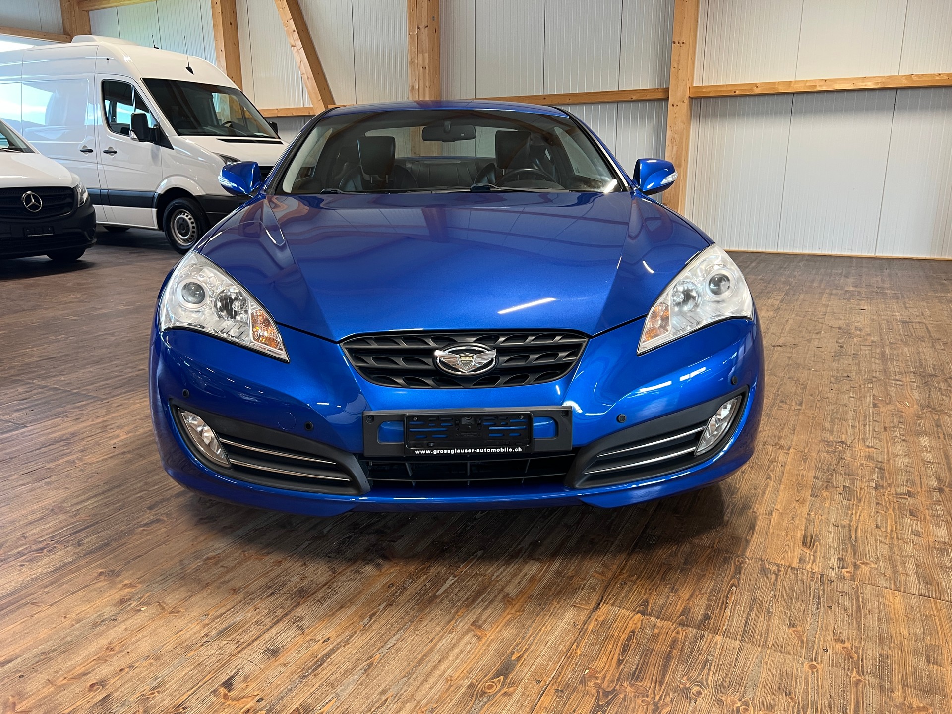HYUNDAI Genesis 2.0 Turbo-showroom-element-1