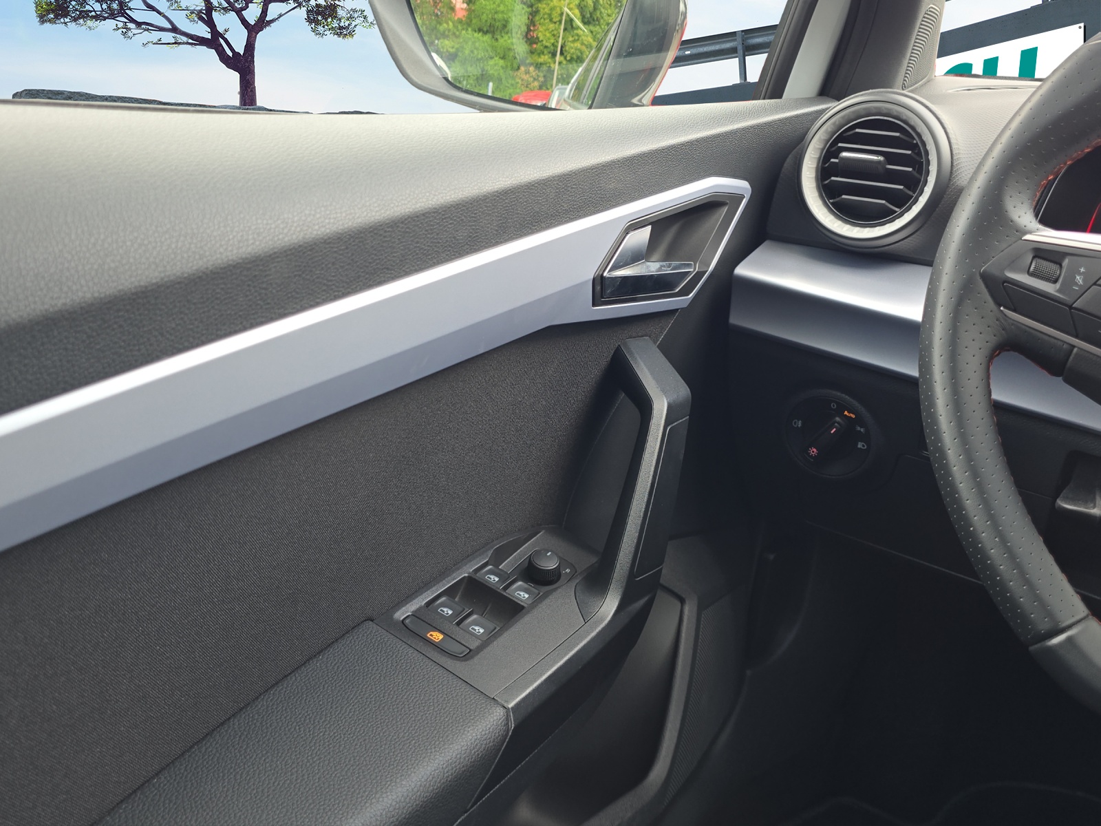 SEAT Arona 1.5 Eco TSI FR DSG-image-13