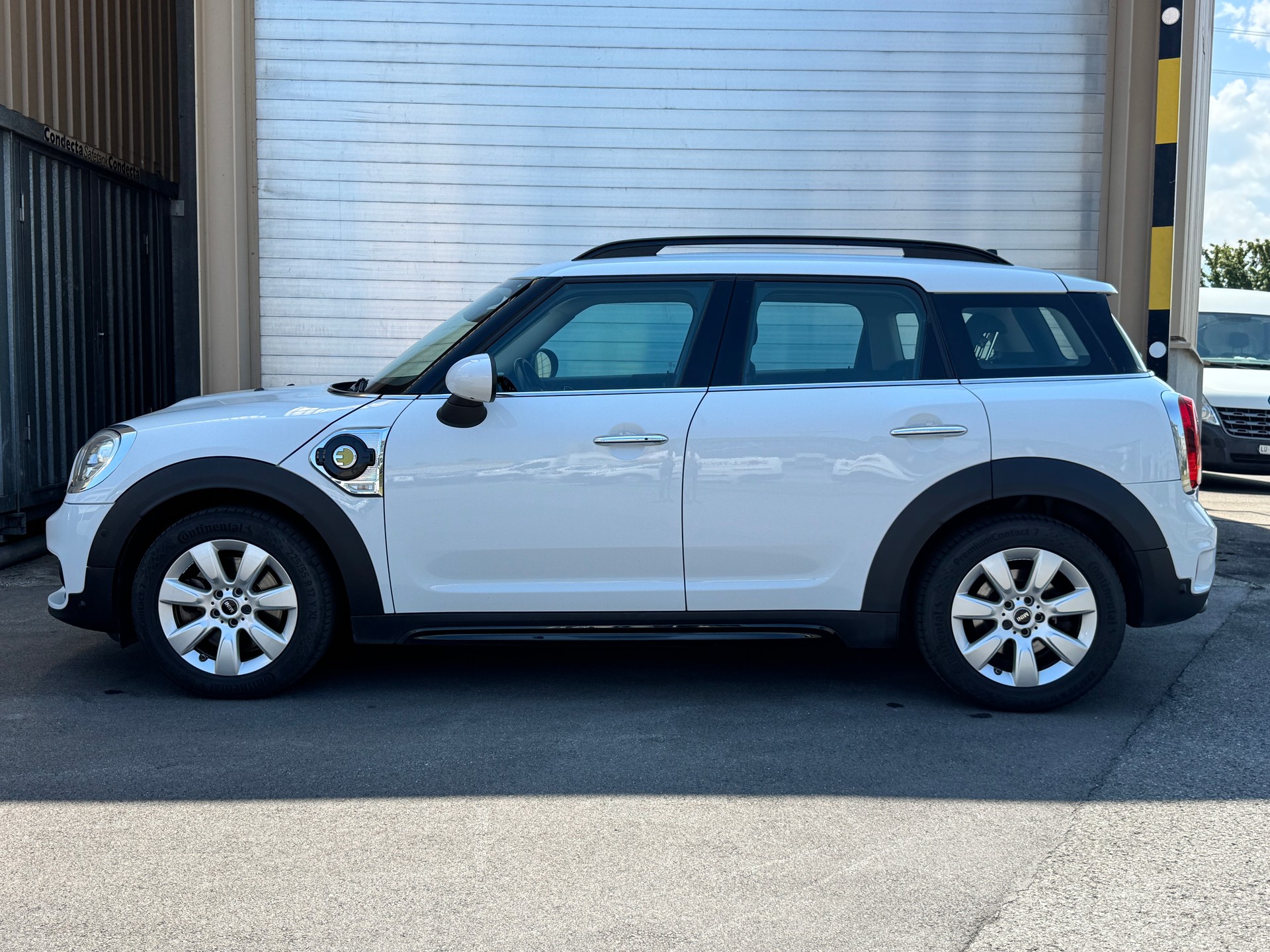 MINI Countryman Cooper S E ALL4 Steptronic-showroom-element-2