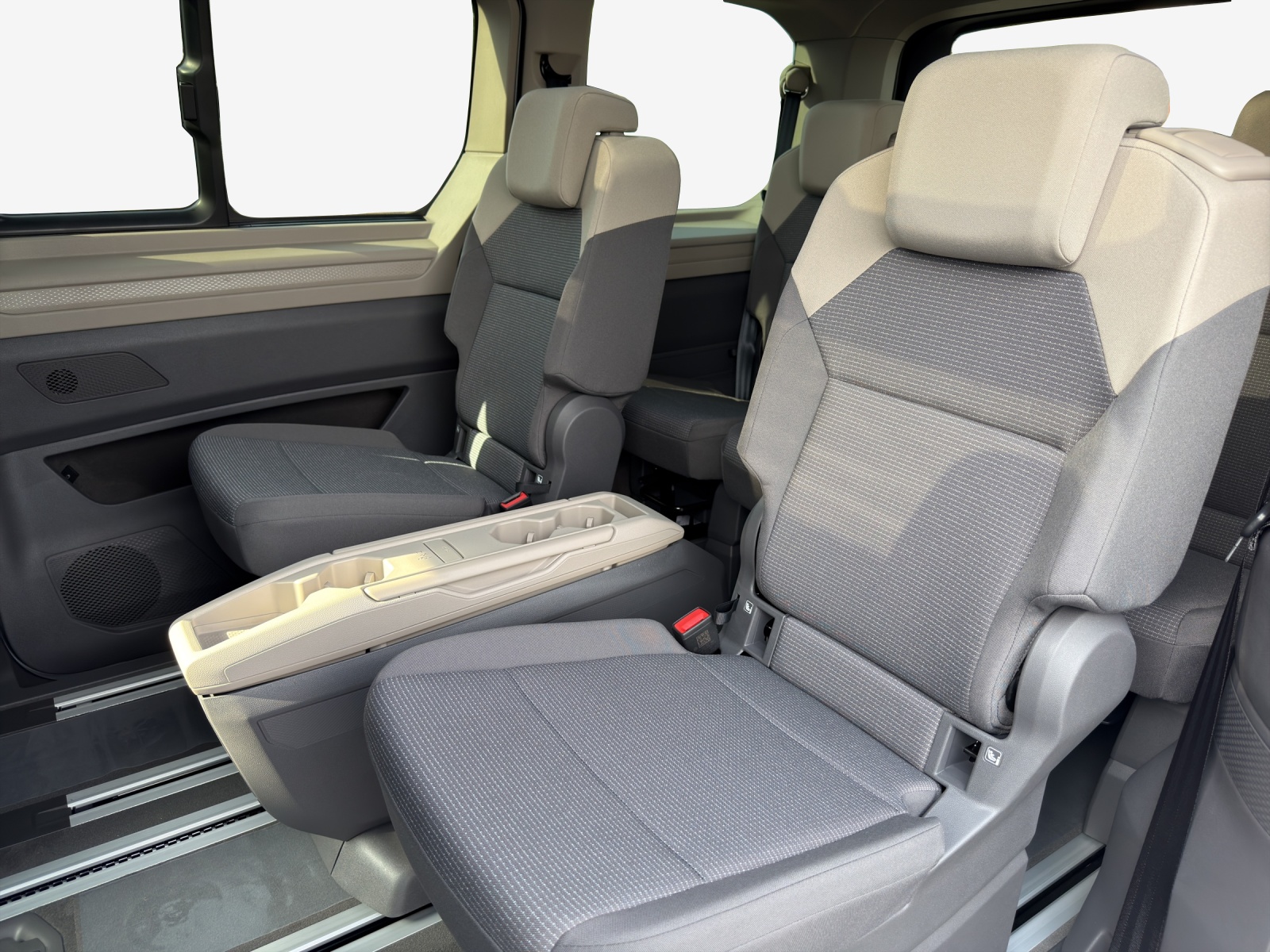 VW Multivan 1.5 eHybrid 4Motion DSG-image-11