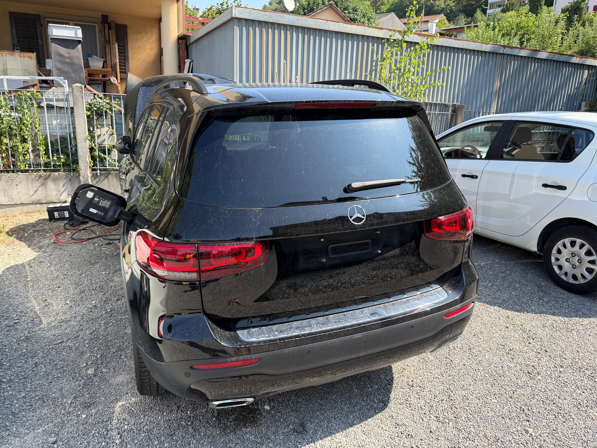 MERCEDES-BENZ GLB 250 4Matic AMG Line 8G-Tronic-showroom-element-3