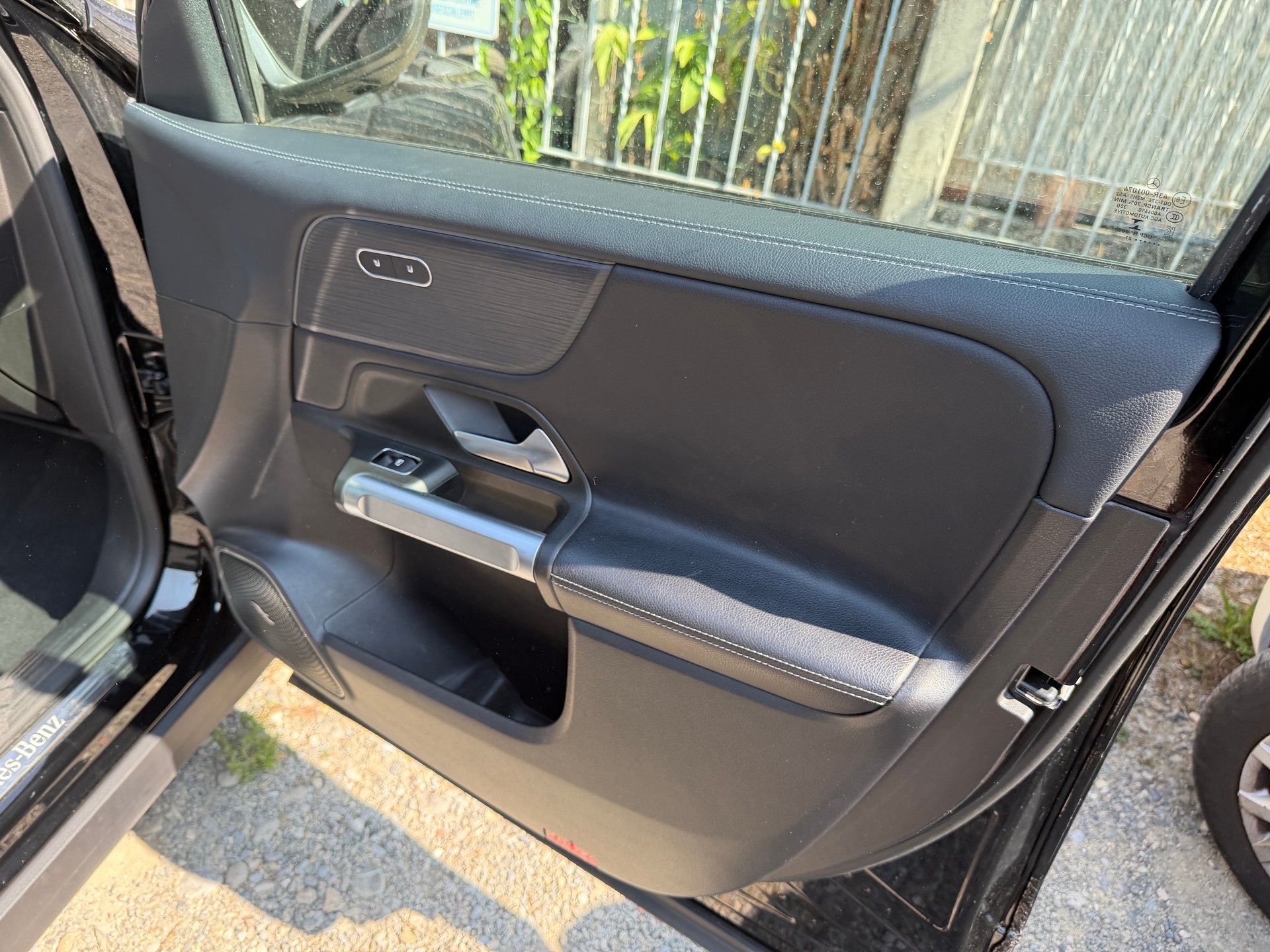 MERCEDES-BENZ GLB 250 4Matic AMG Line 8G-Tronic-image-5