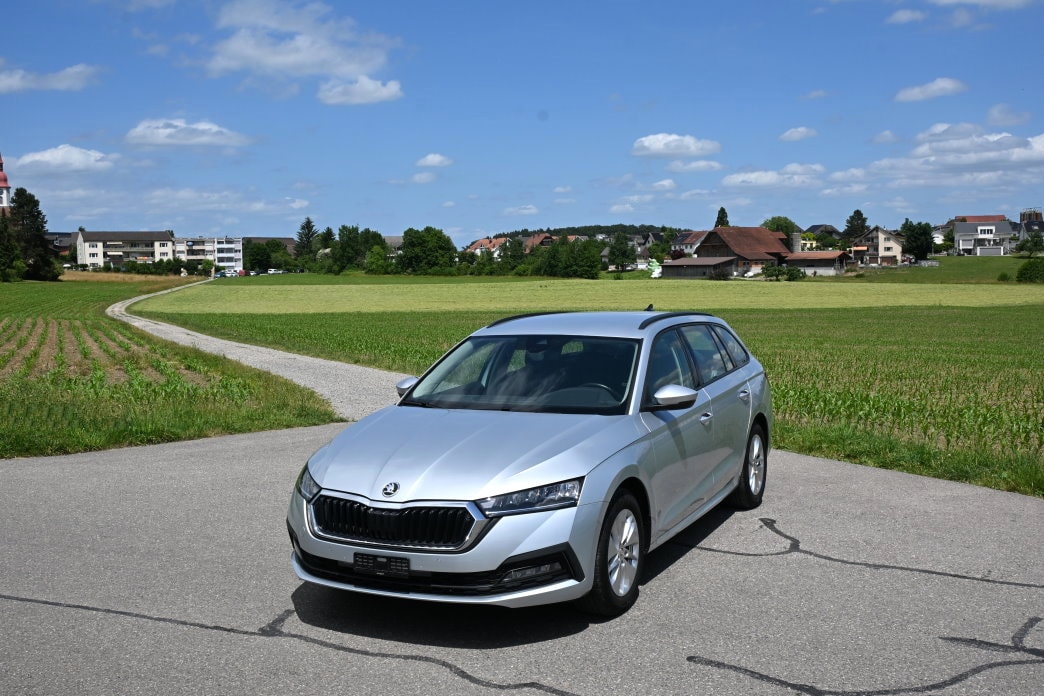 SKODA Octavia Combi 2.0 TDI DSG Ambition