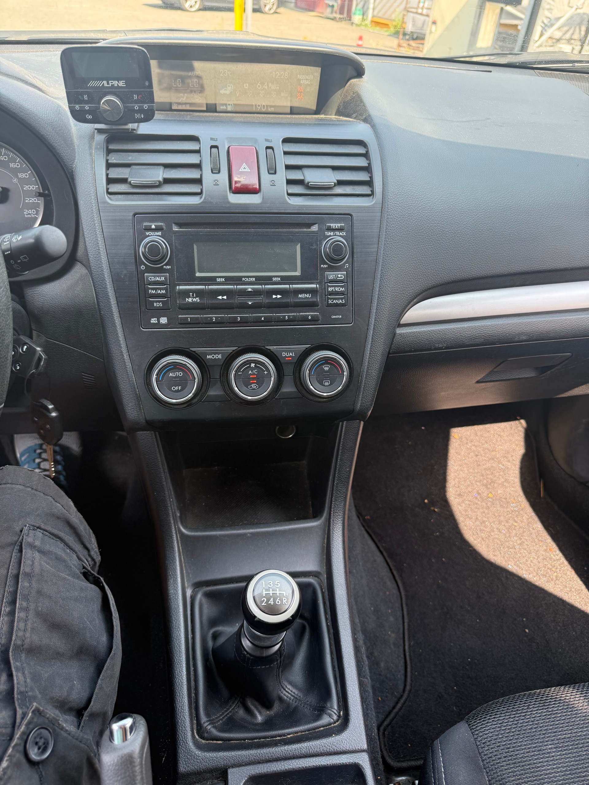 SUBARU XV 2.0D Swiss Two AWD-image-6