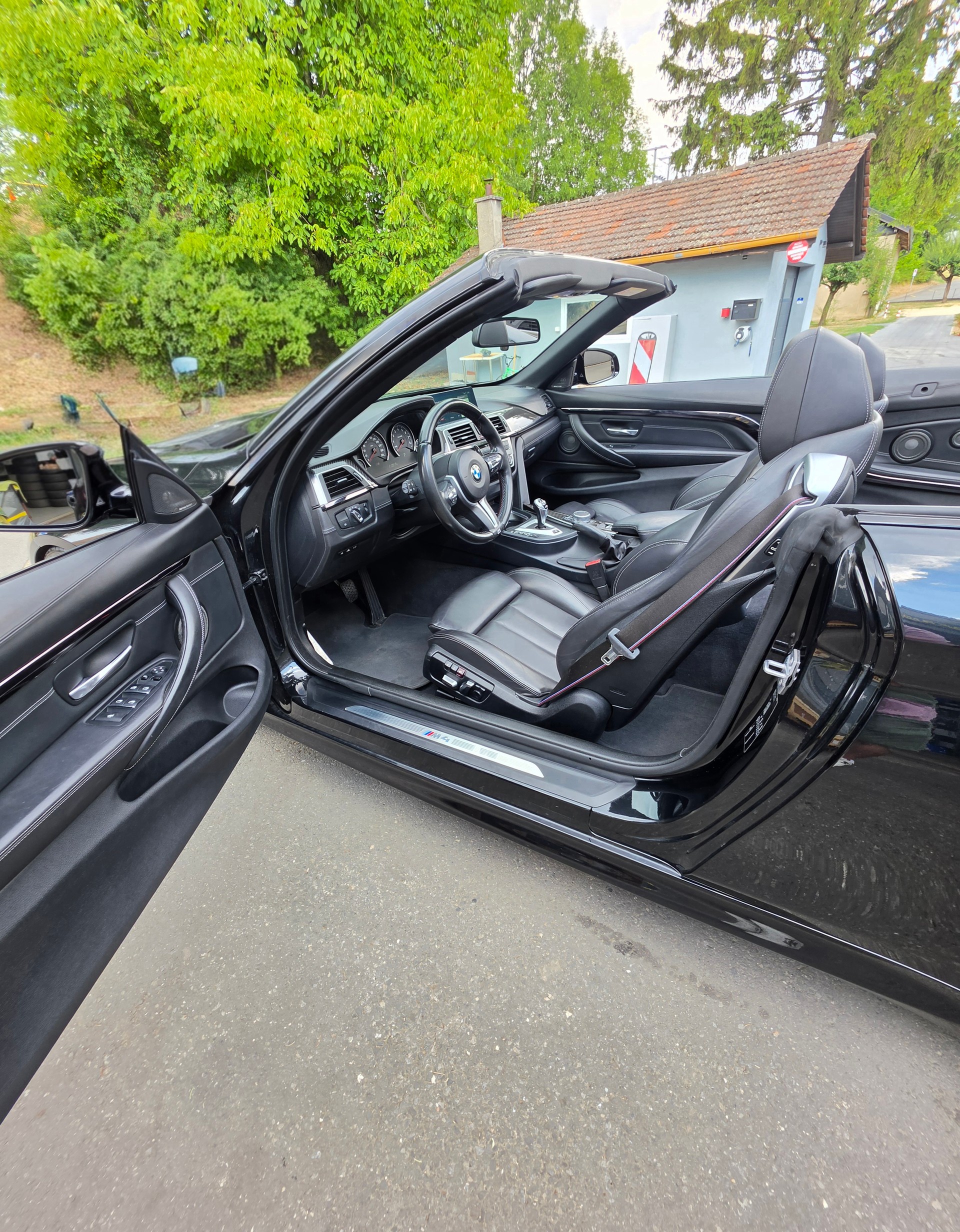 BMW M4 Cabriolet Drivelogic M Competition-image-9