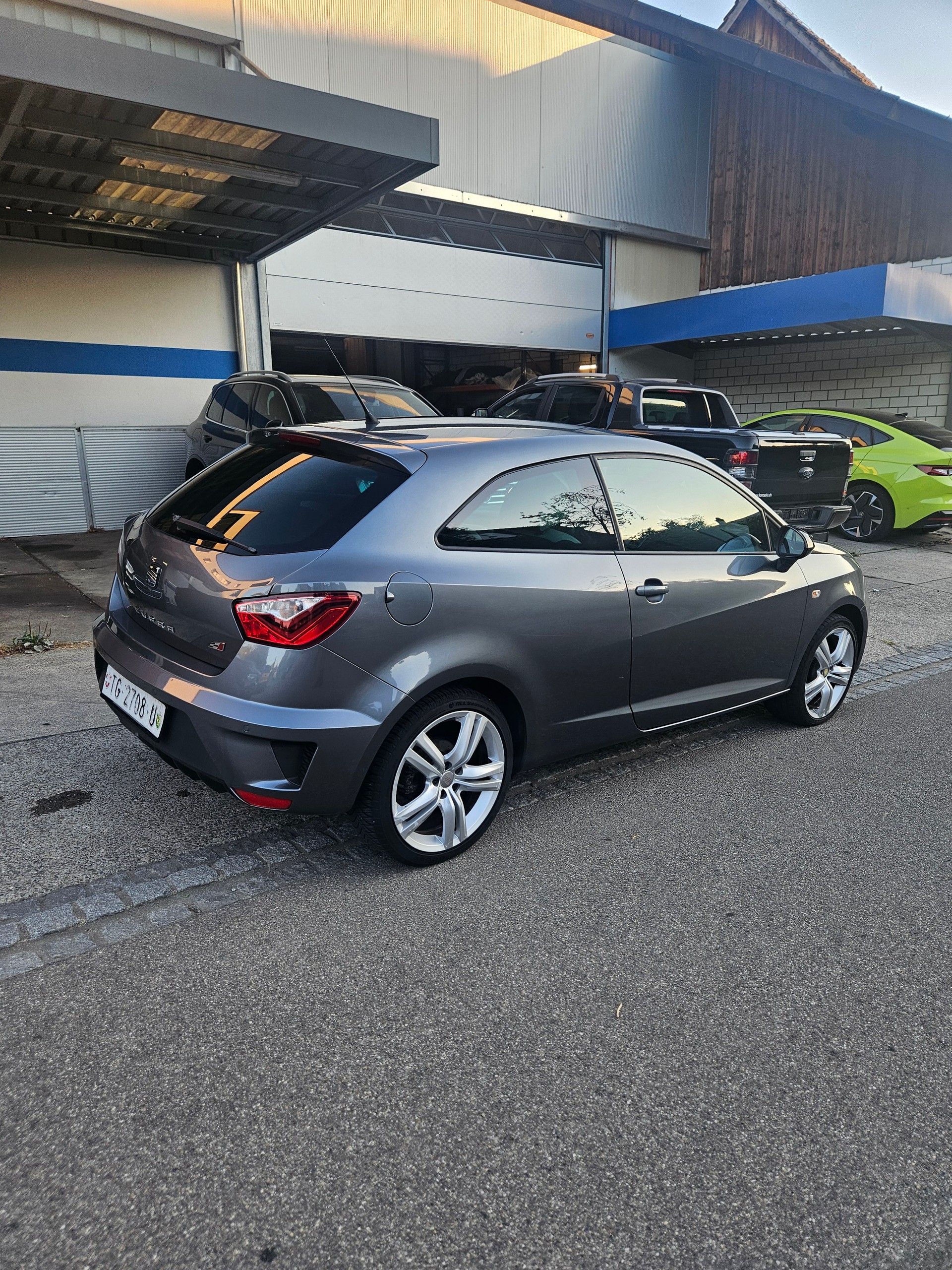 SEAT Ibiza SC 1.4 TSI Cupra DSG-image-2