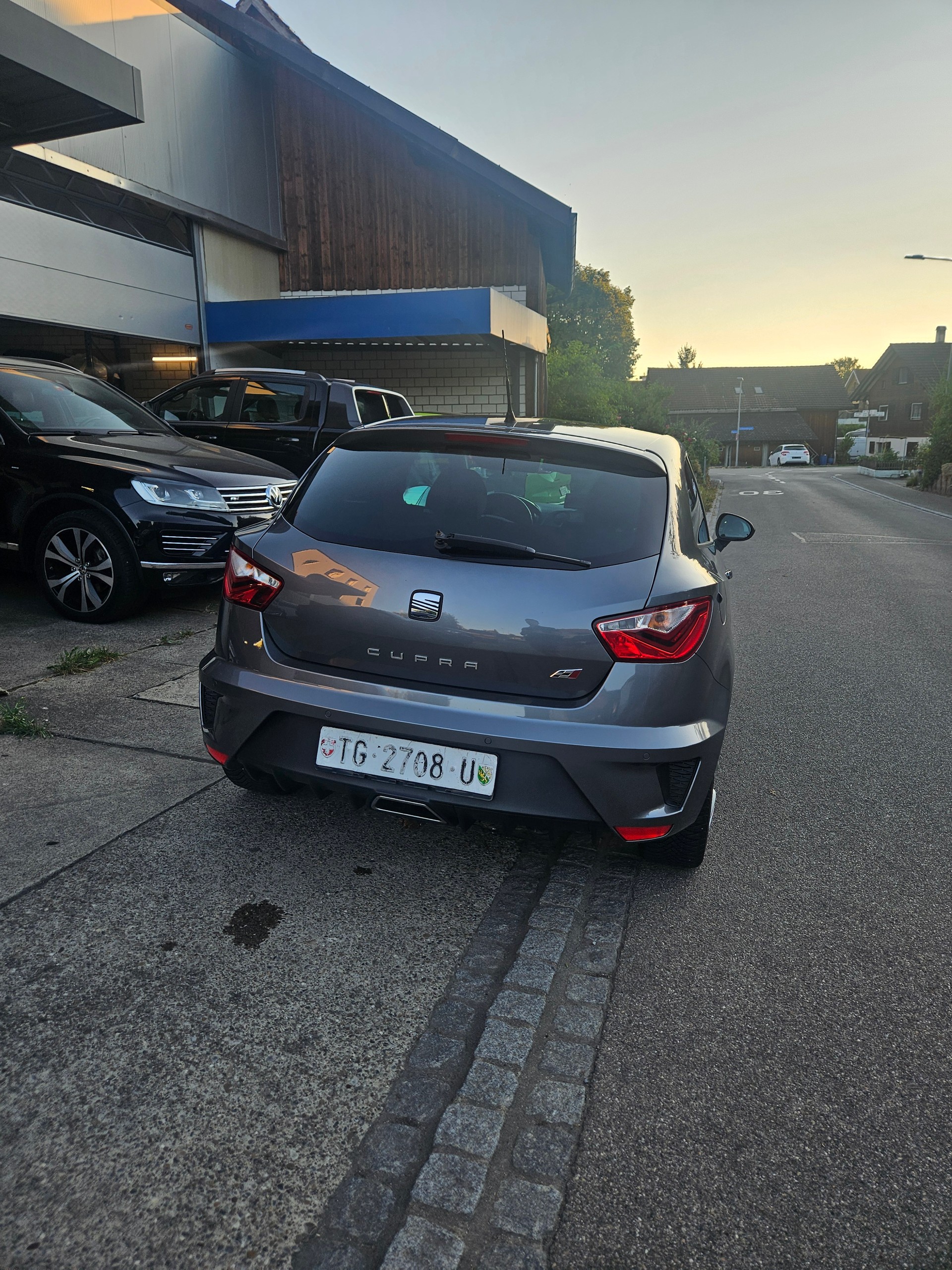 SEAT Ibiza SC 1.4 TSI Cupra DSG-image-3