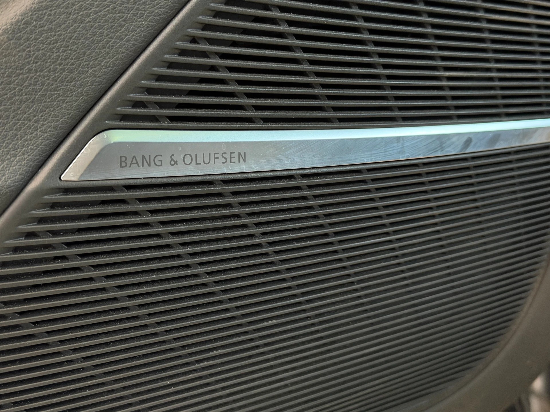 AUDI SQ8 TFSI quattro tiptronic | Frisch MFK | Ab Service | 8-fach bereift-image-17