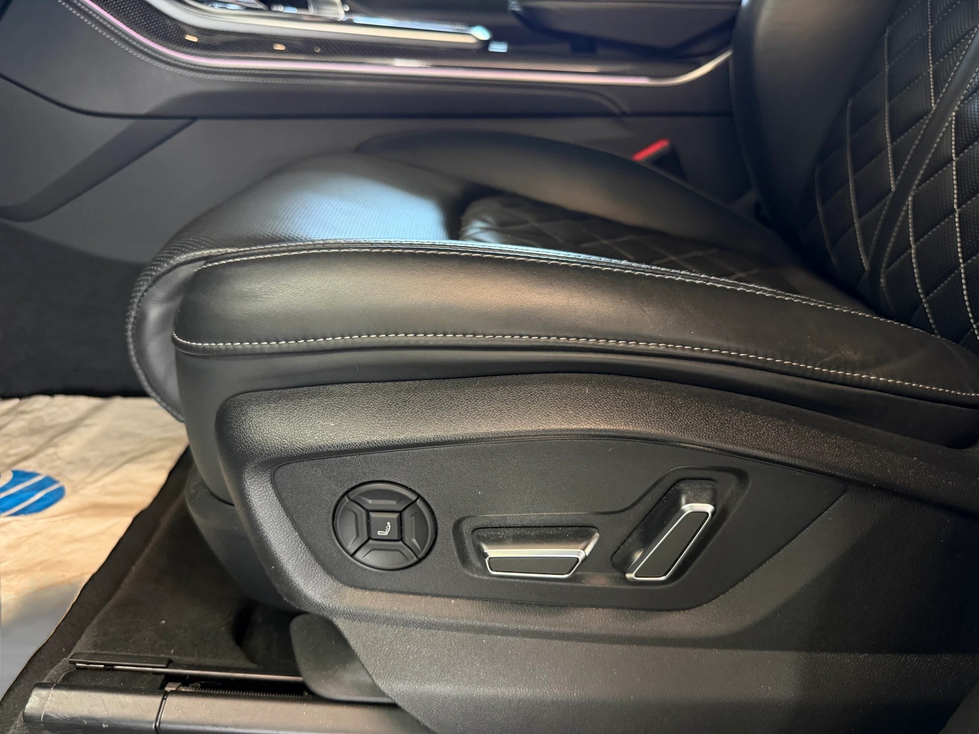 AUDI SQ8 TFSI quattro tiptronic | Frisch MFK | Ab Service | 8-fach bereift-image-15