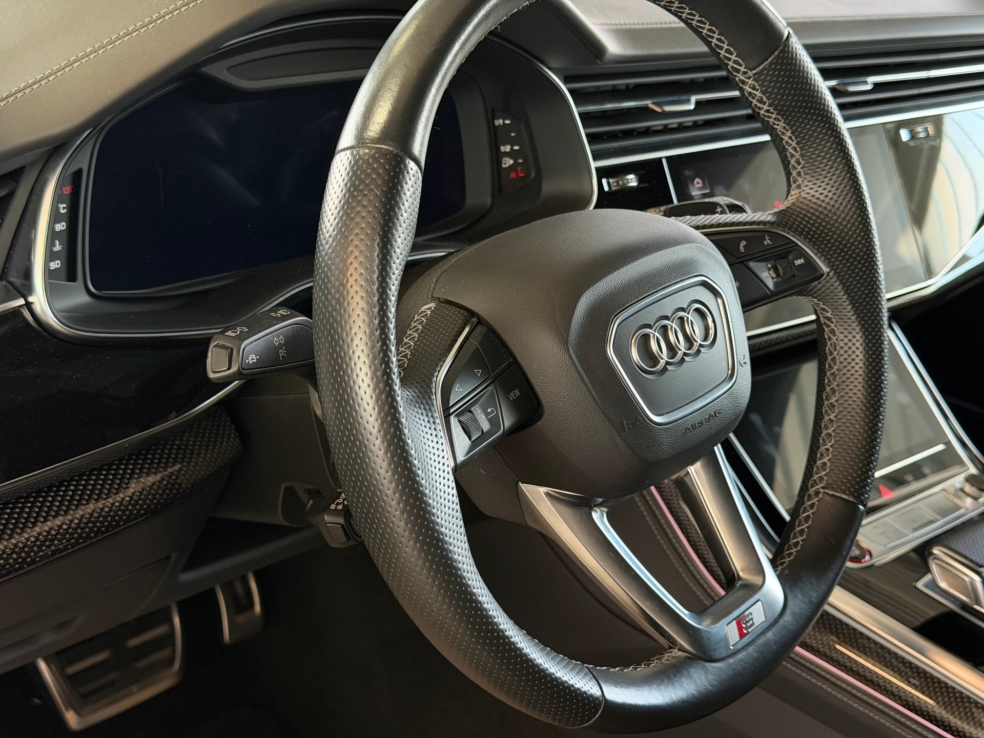 AUDI SQ8 TFSI quattro tiptronic | Frisch MFK | Ab Service | 8-fach bereift-image-18