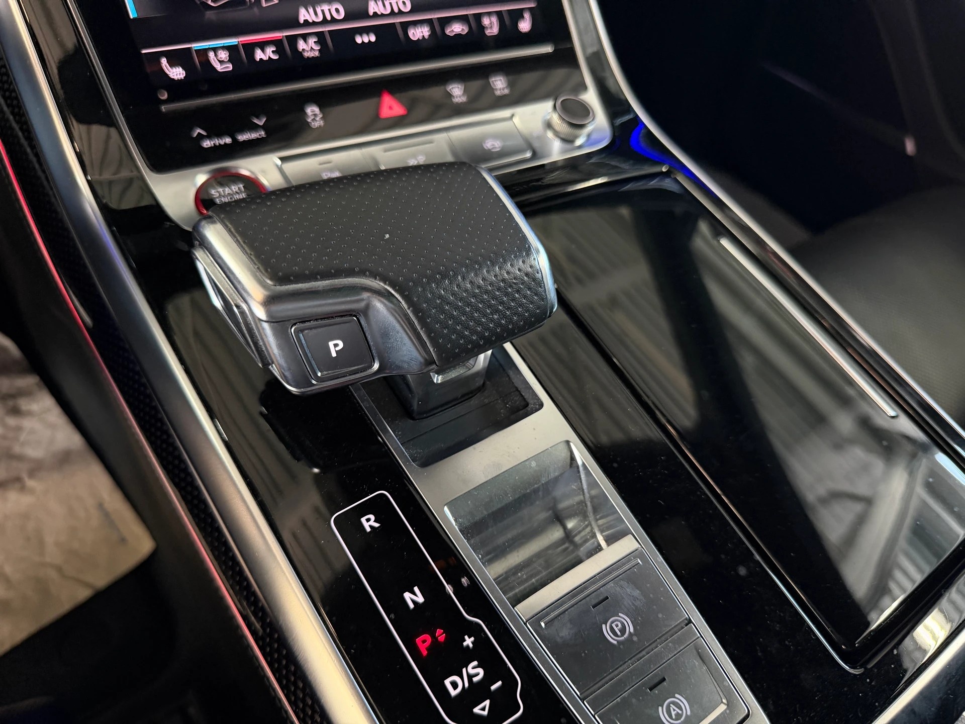 AUDI SQ8 TFSI quattro tiptronic | Frisch MFK | Ab Service | 8-fach bereift-image-19