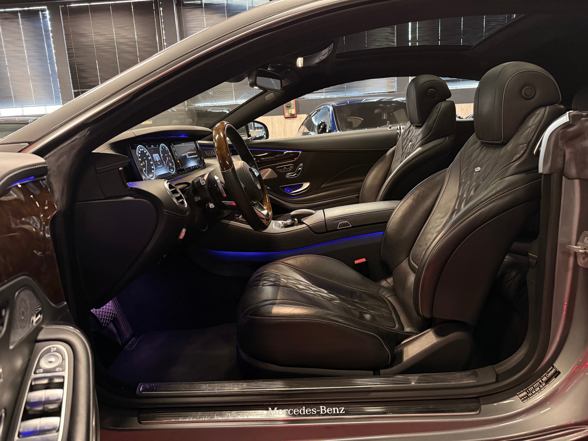 MERCEDES-BENZ S 500 Coupé 4Matic Excellence / Frisch ab MFK + Service / ** Designo **-image-14