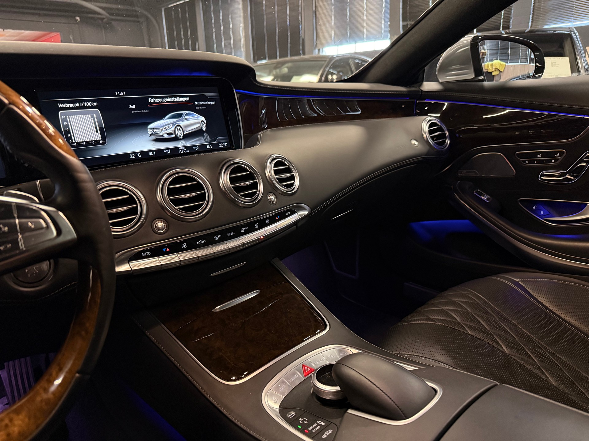 MERCEDES-BENZ S 500 Coupé 4Matic Excellence / Frisch ab MFK + Service / ** Designo **-image-16