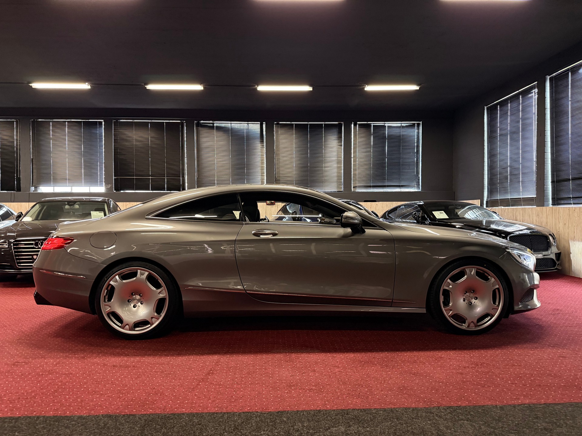 MERCEDES-BENZ S 500 Coupé 4Matic Excellence / Frisch ab MFK + Service / ** Designo **-image-6