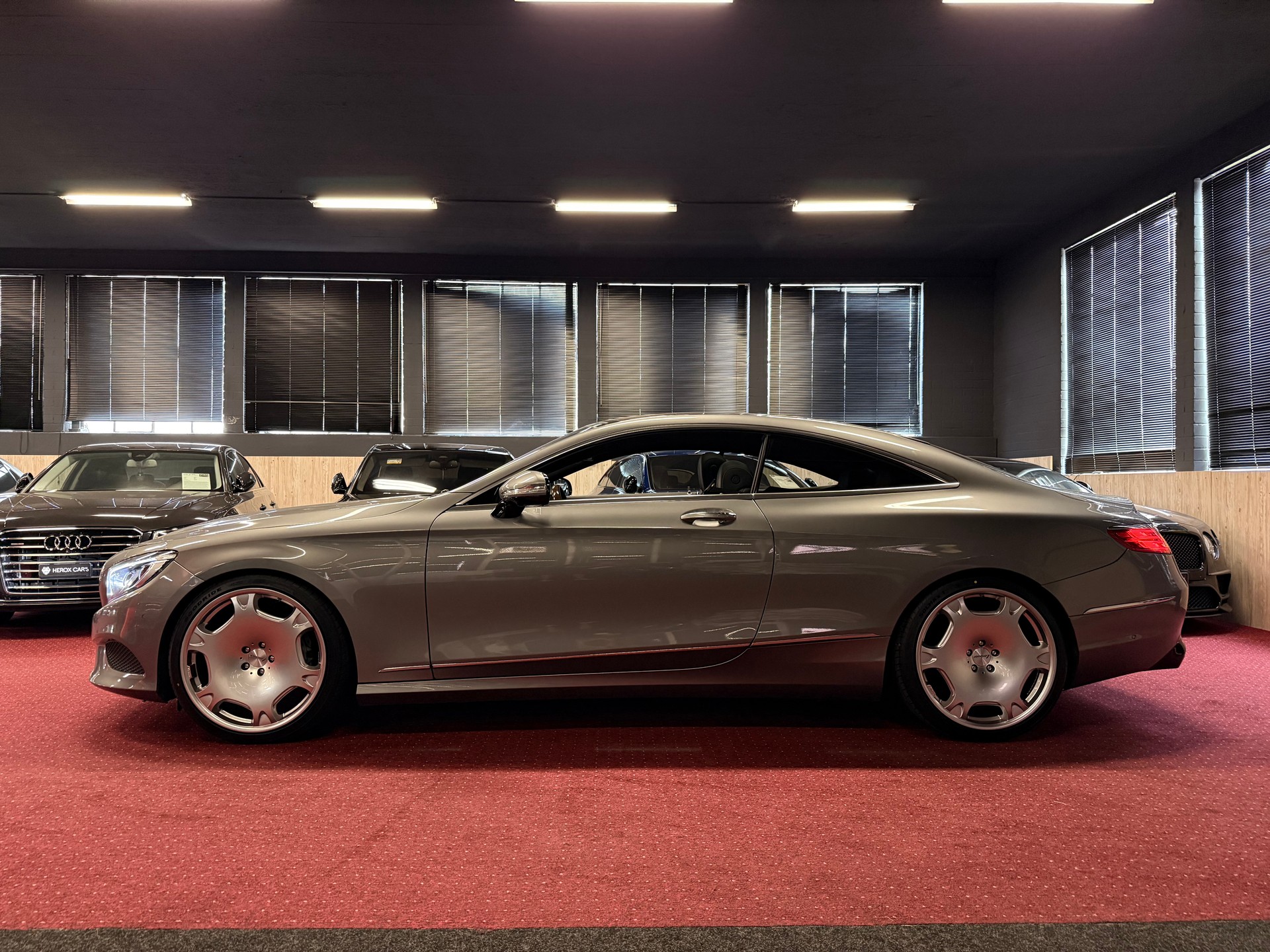 MERCEDES-BENZ S 500 Coupé 4Matic Excellence / Frisch ab MFK + Service / ** Designo **-image-12