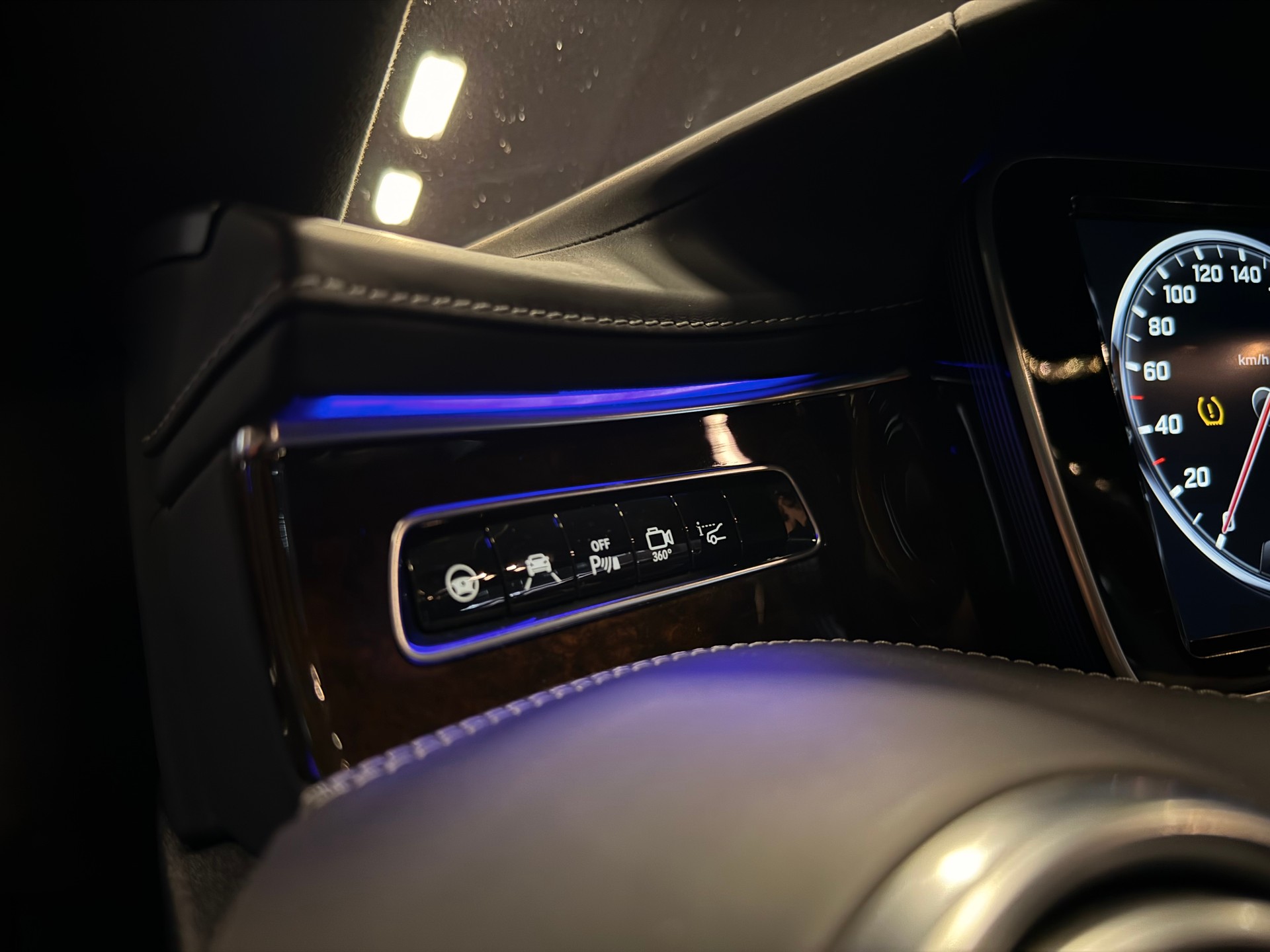 MERCEDES-BENZ S 500 Coupé 4Matic Excellence / Frisch ab MFK + Service / ** Designo **-image-19