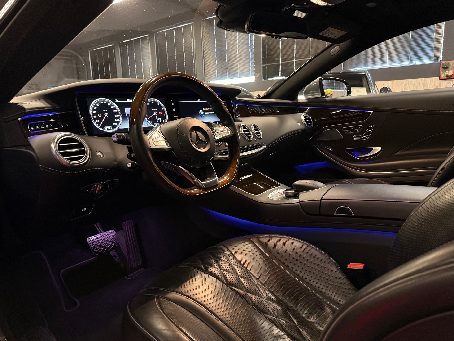 MERCEDES-BENZ S 500 Coupé 4Matic Excellence / Frisch ab MFK + Service / ** Designo **-image-15