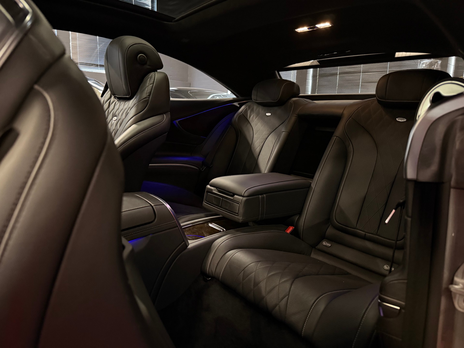 MERCEDES-BENZ S 500 Coupé 4Matic Excellence / Frisch ab MFK + Service / ** Designo **-image-22