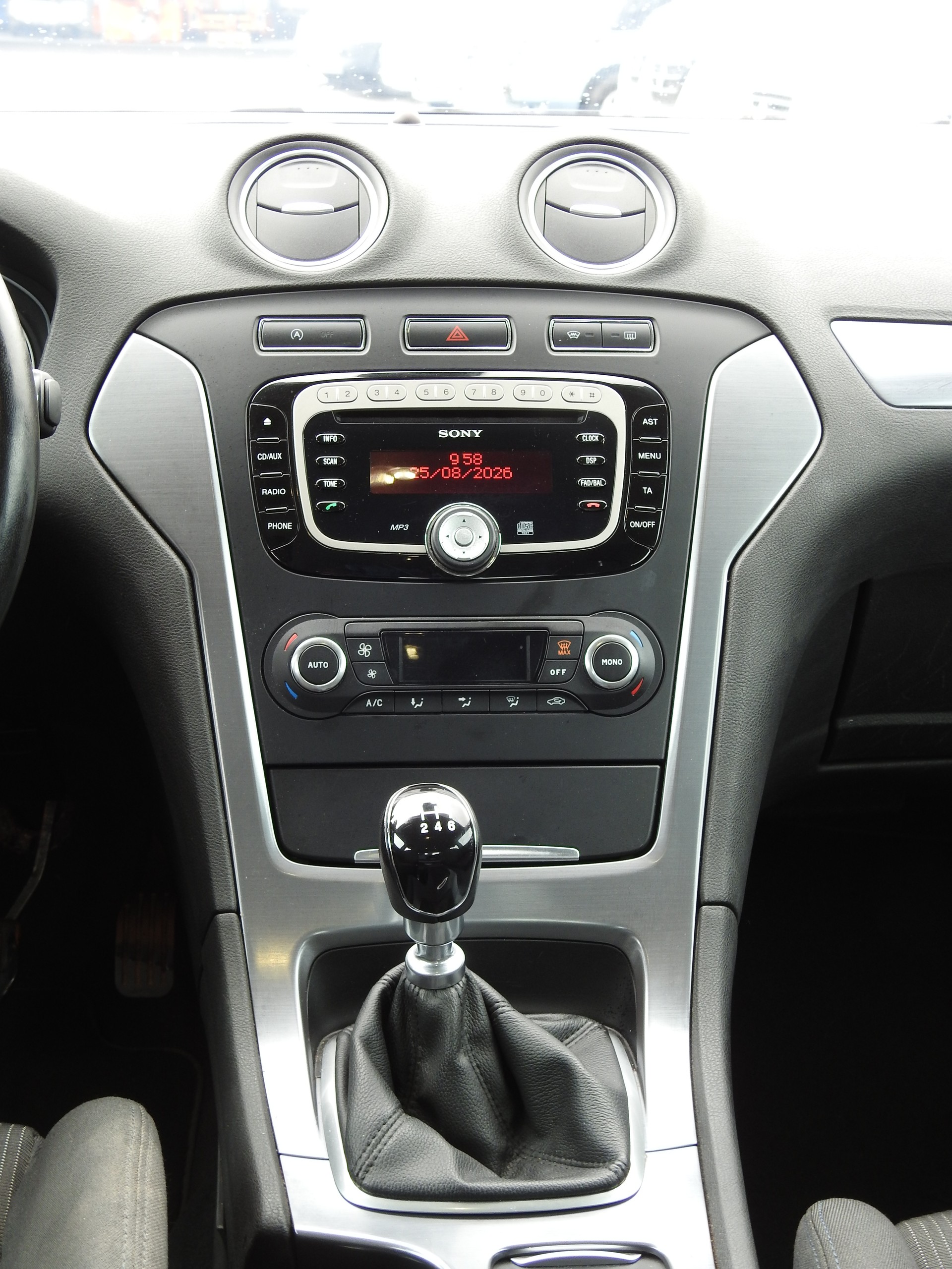 FORD Mondeo 1.6 EcoBoost SCTi Carving-image-16