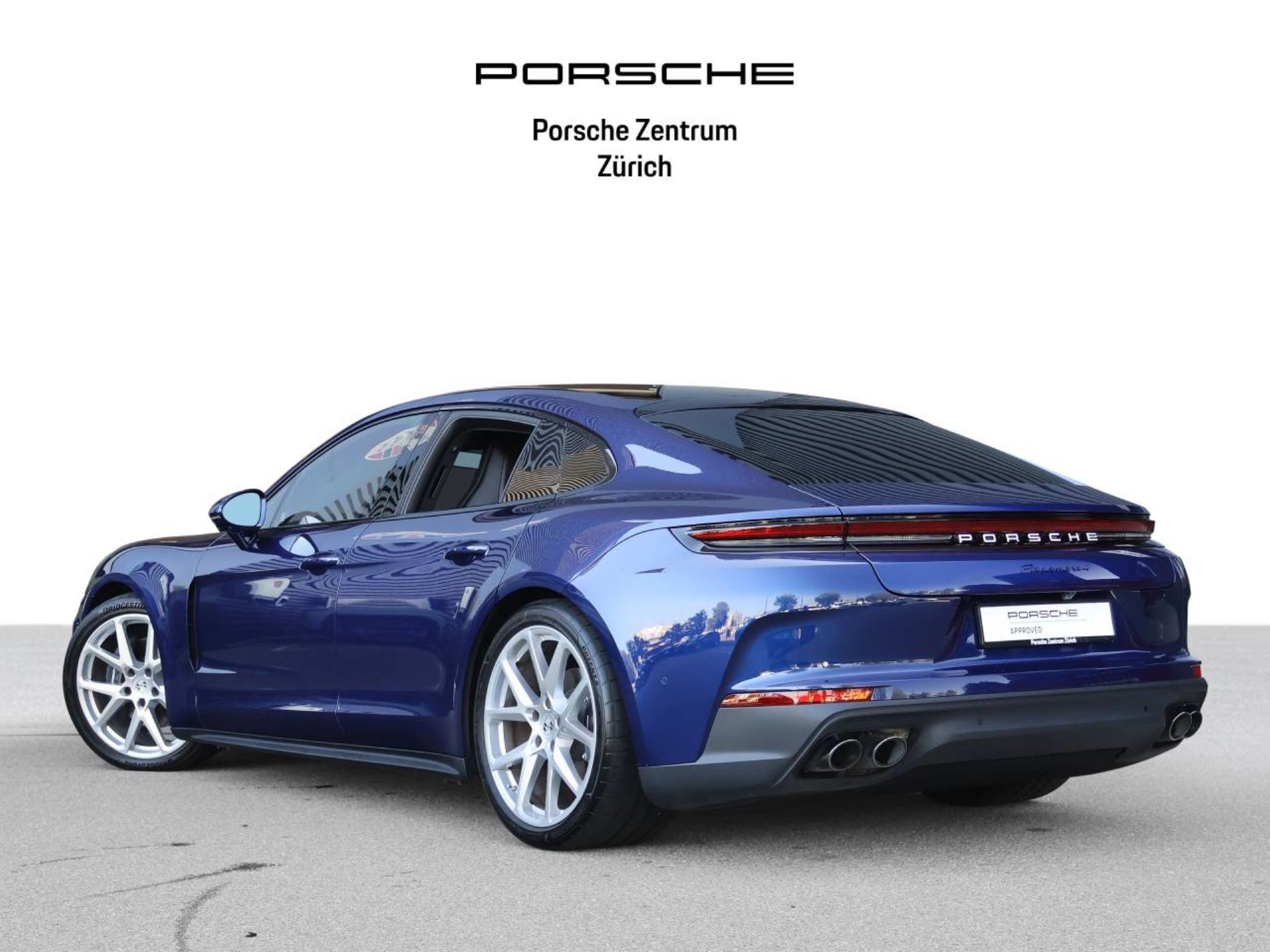PORSCHE Panamera 4-showroom-element-2