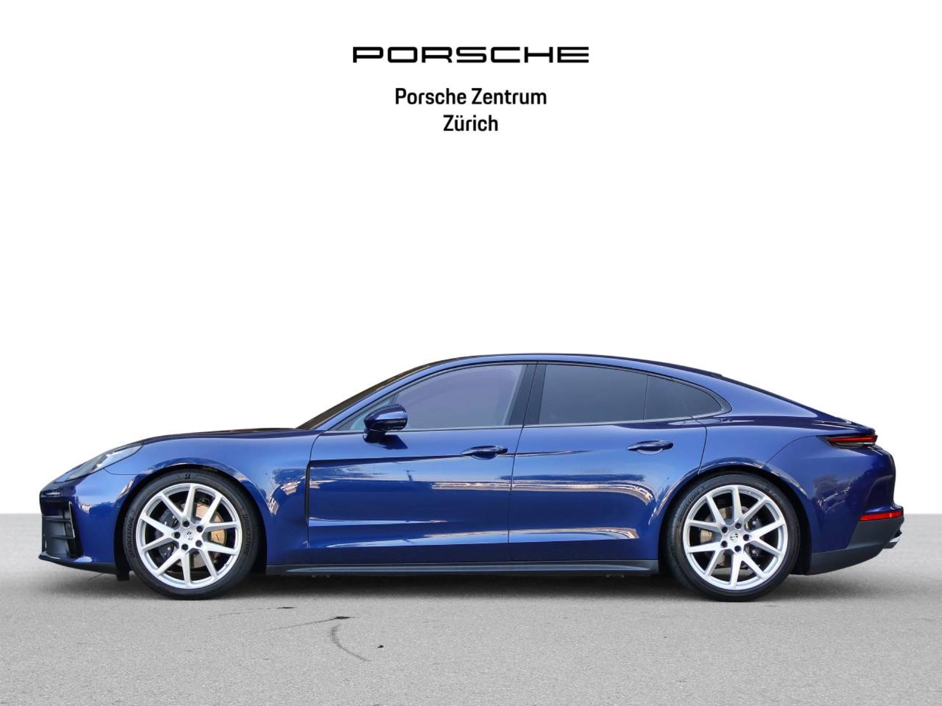 PORSCHE Panamera 4-showroom-element-1