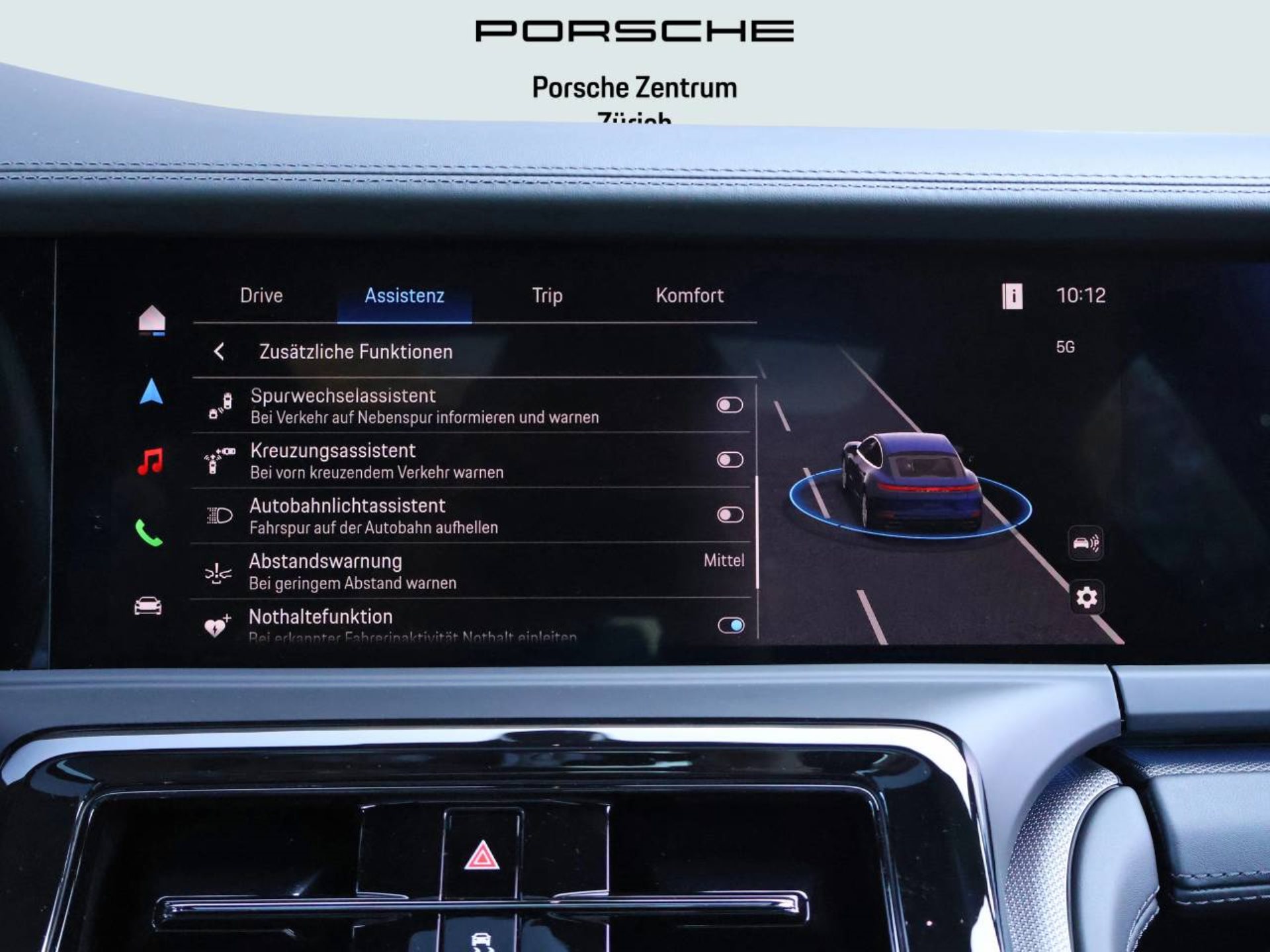 PORSCHE Panamera 4-image-21