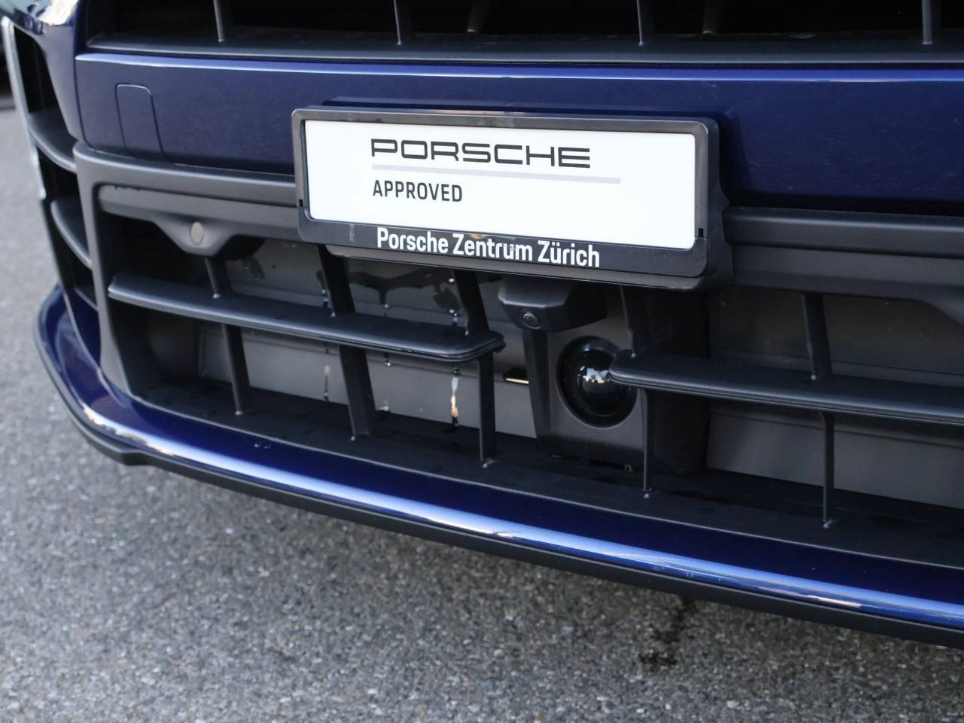 PORSCHE Panamera 4-image-34