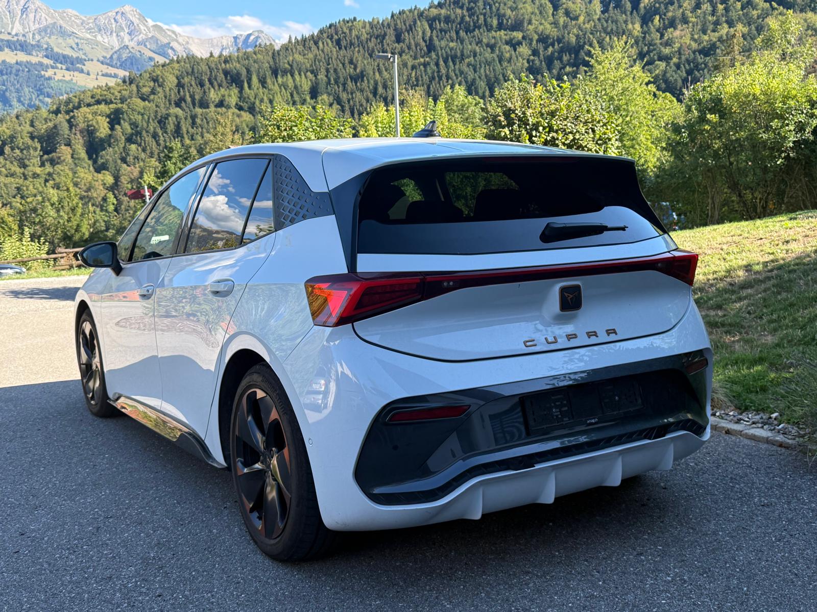 CUPRA Born 58 kWh e-Boost-showroom-element-2