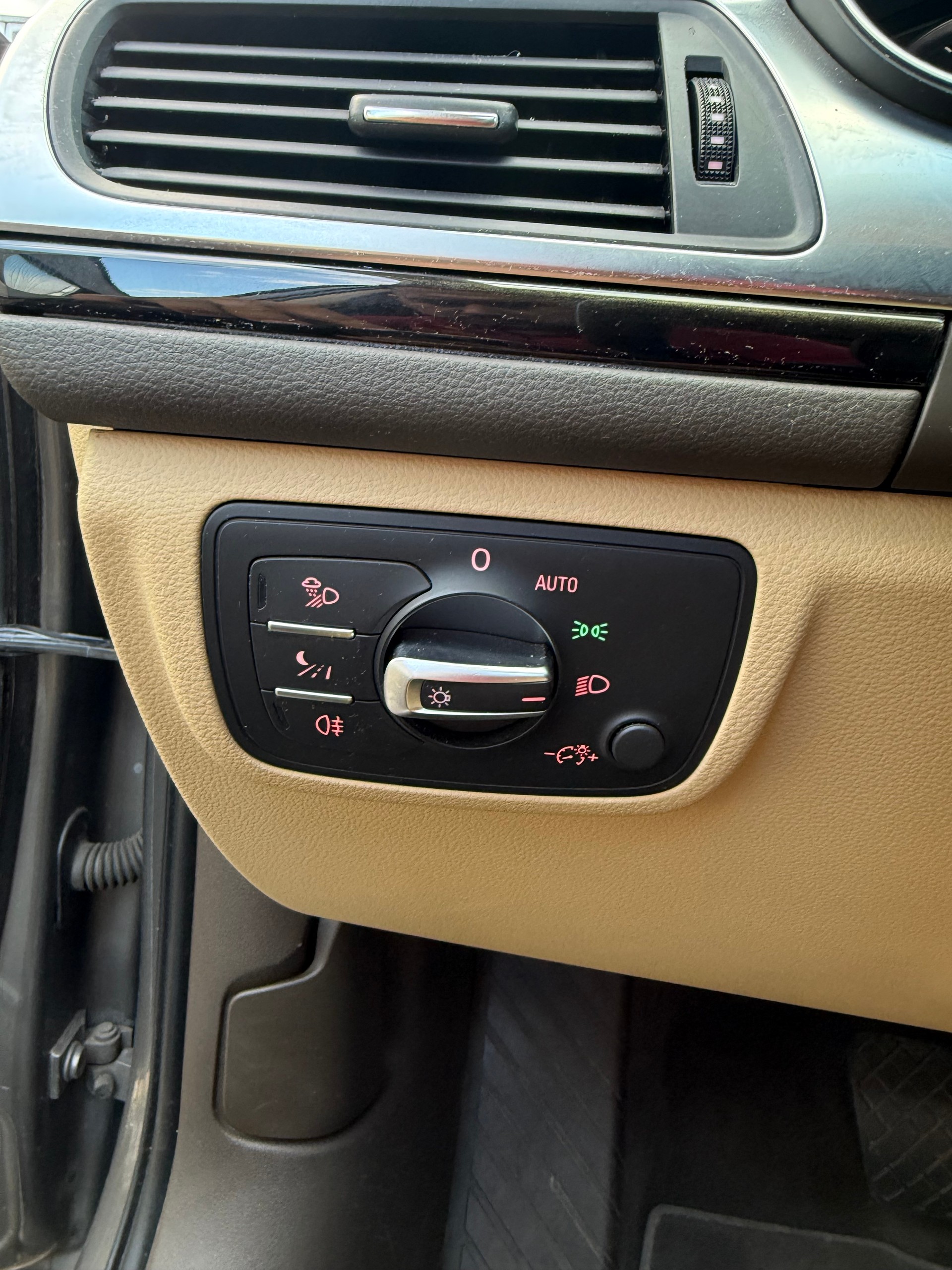 AUDI A6 Avant 3.0 TDI V6 quattro S-tronic-image-17