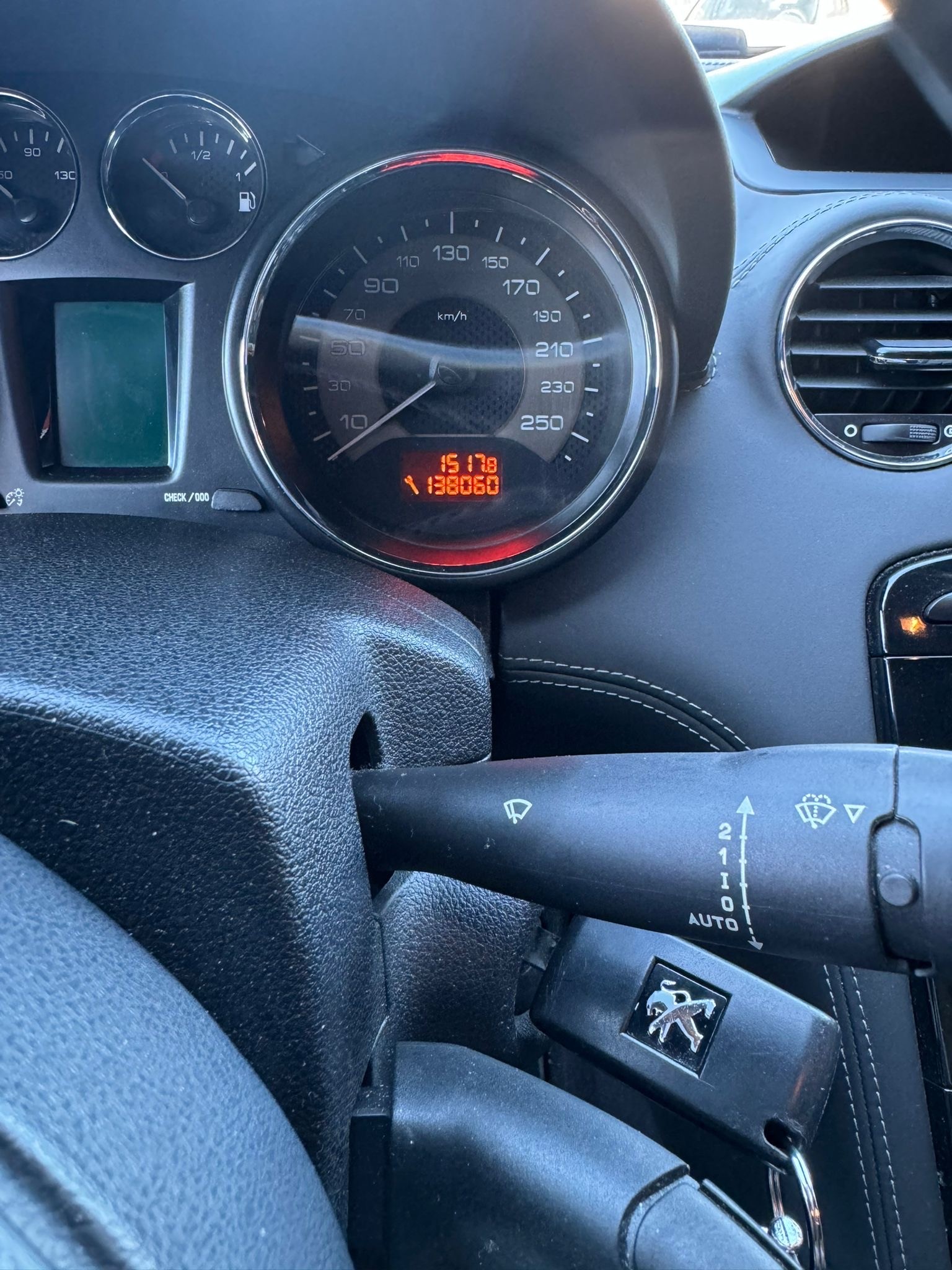 PEUGEOT RCZ 1.6 Turbo-image-9