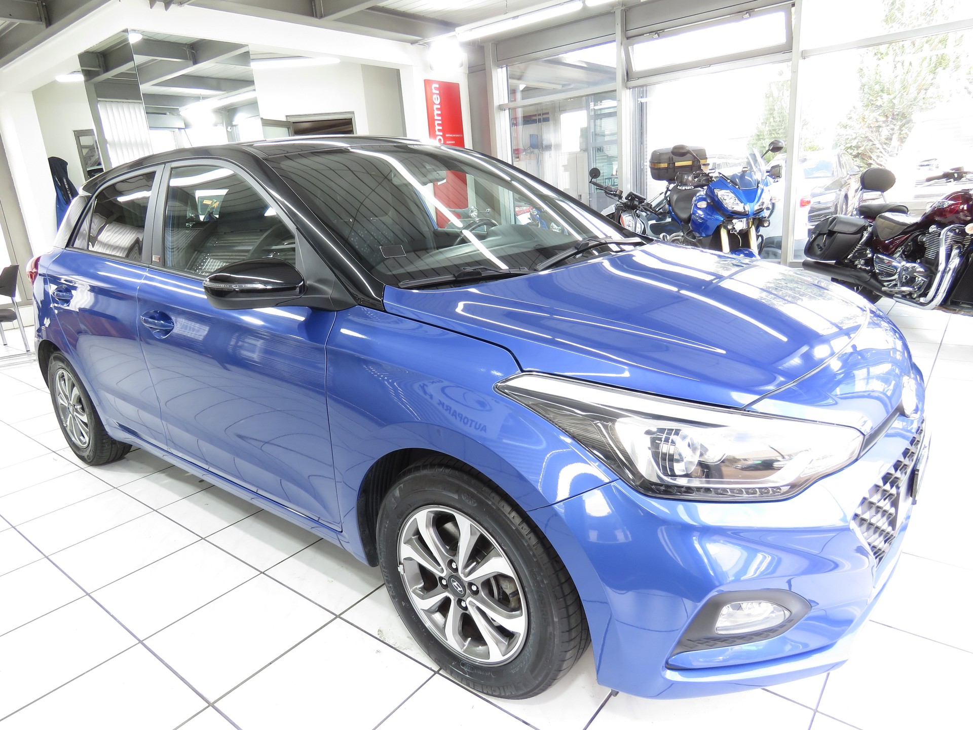 HYUNDAI i20 1.0 T-GDi Amplia DCT Automat-showroom-element-2
