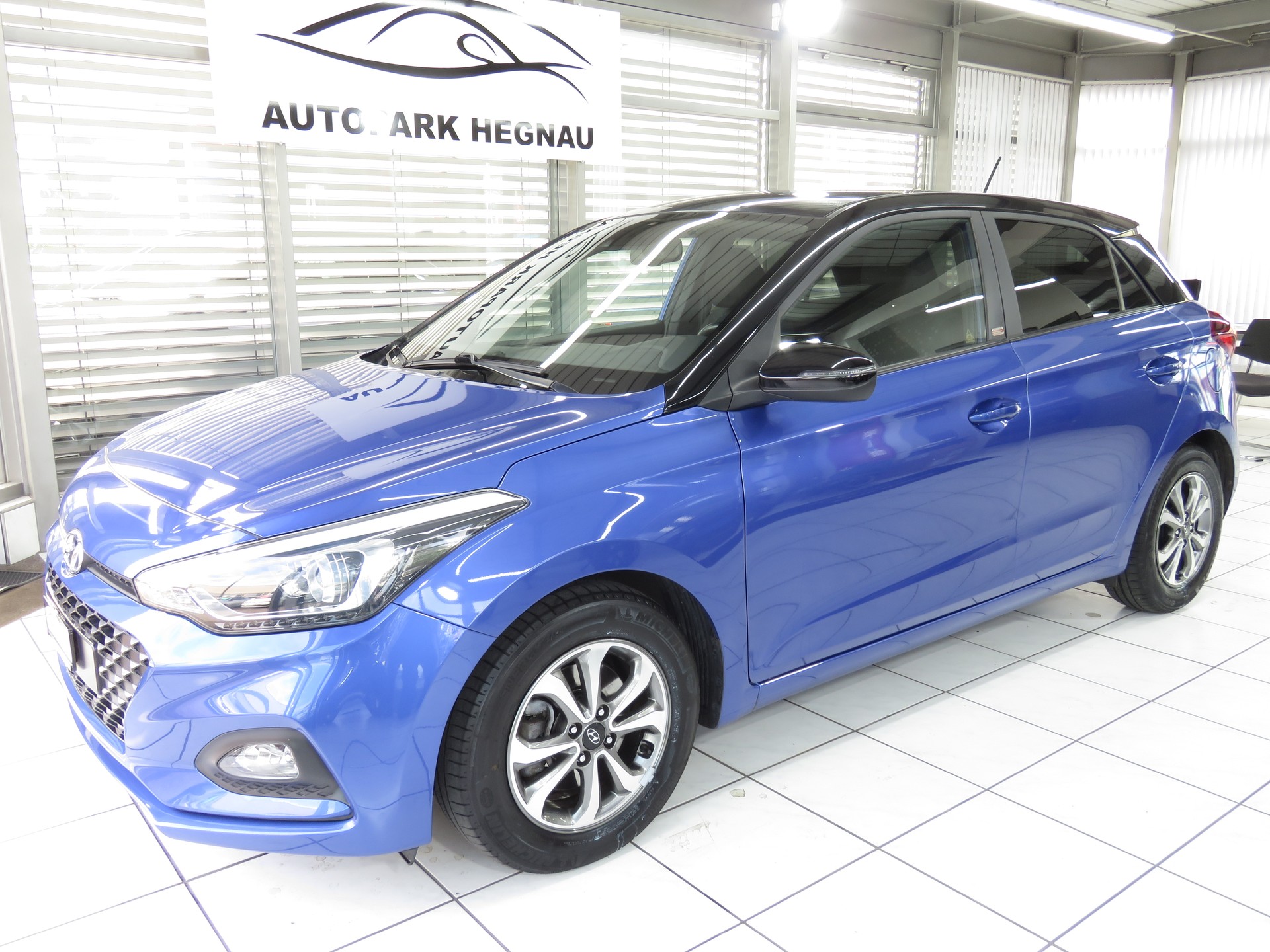 HYUNDAI i20 1.0 T-GDi Amplia DCT Automat