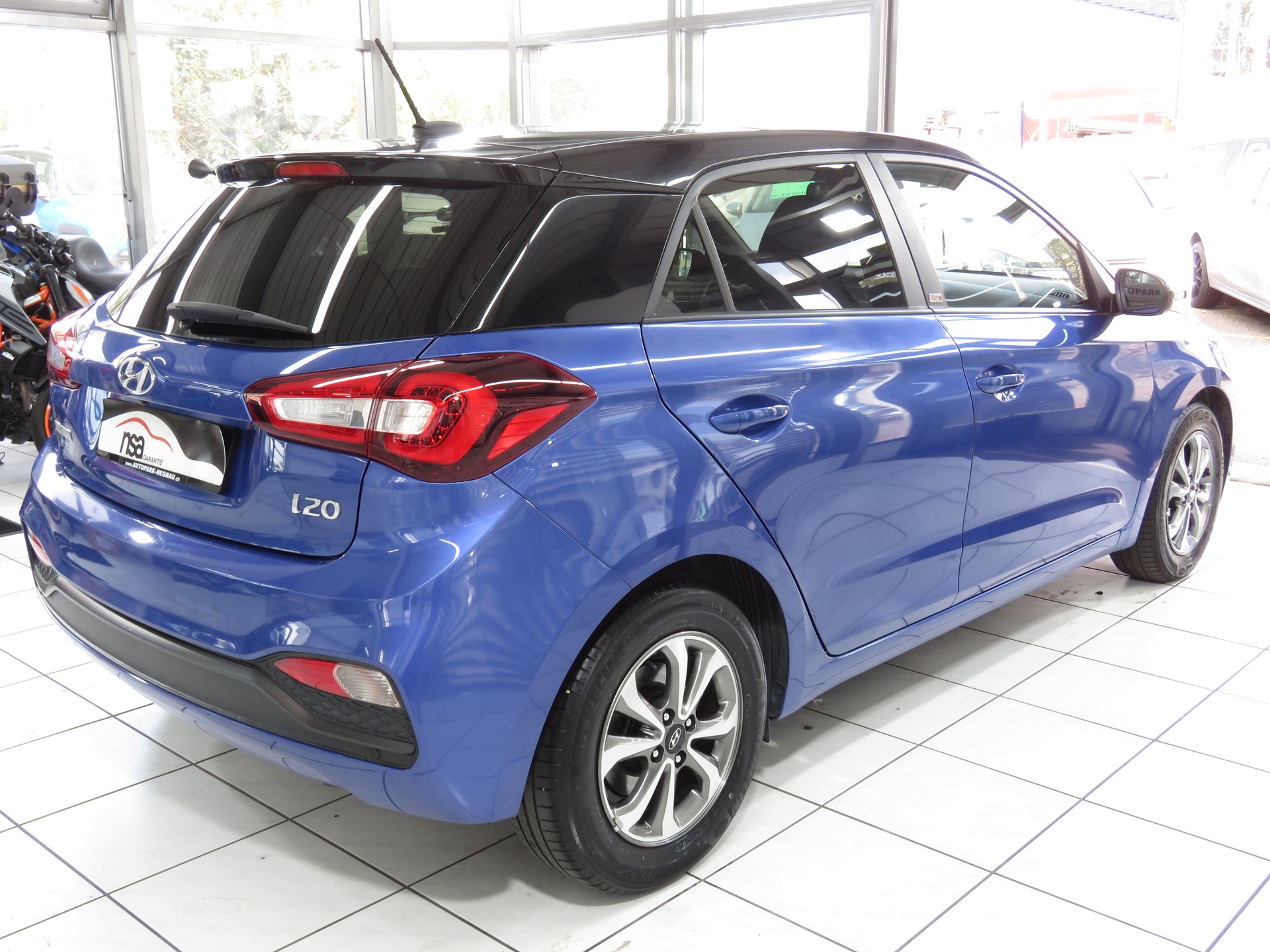 HYUNDAI i20 1.0 T-GDi Amplia DCT Automat-showroom-element-3