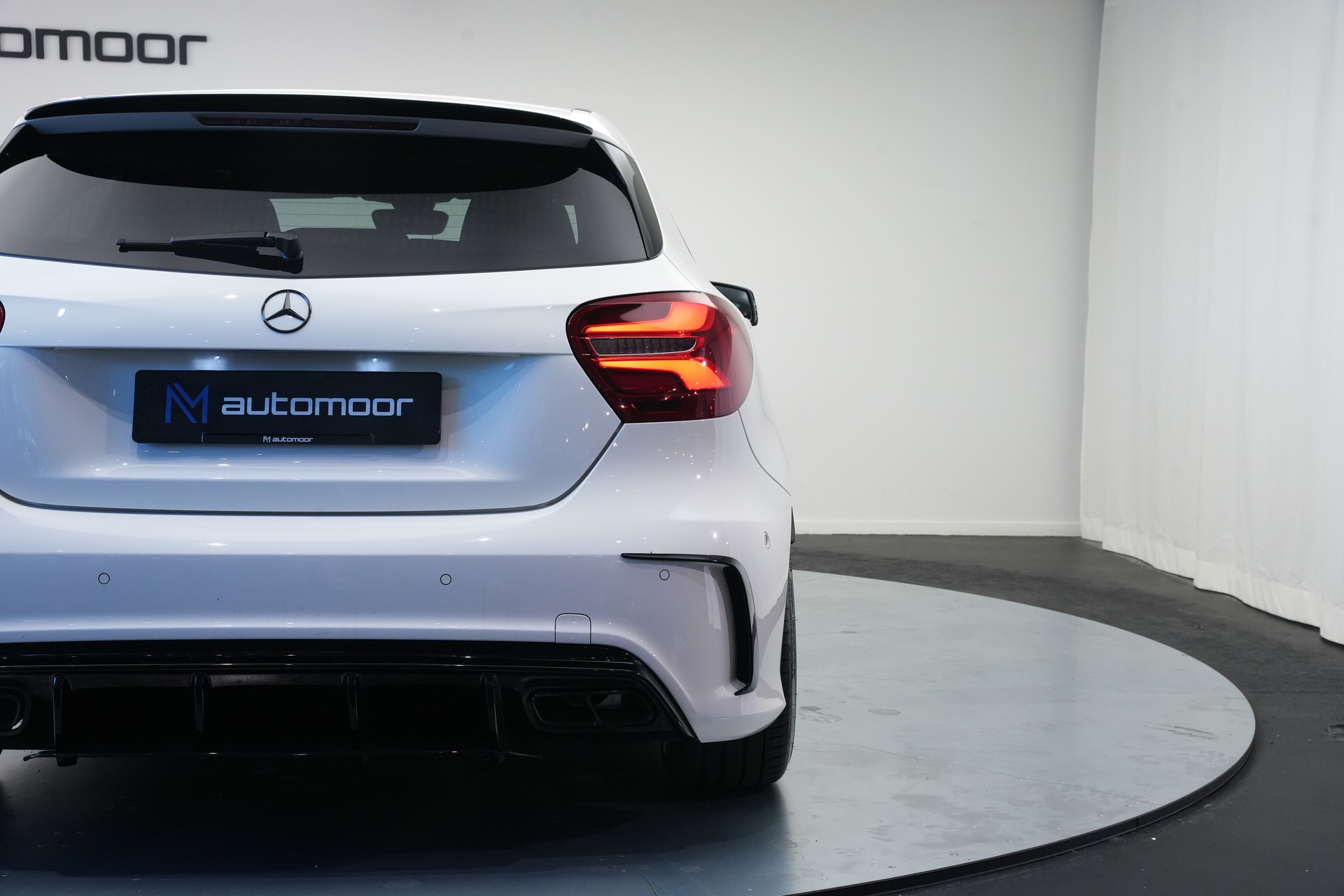 MERCEDES-BENZ A 250 AMG Line 7G-DCT *A45 Optik* *CH-Fahrzeug*-image-32