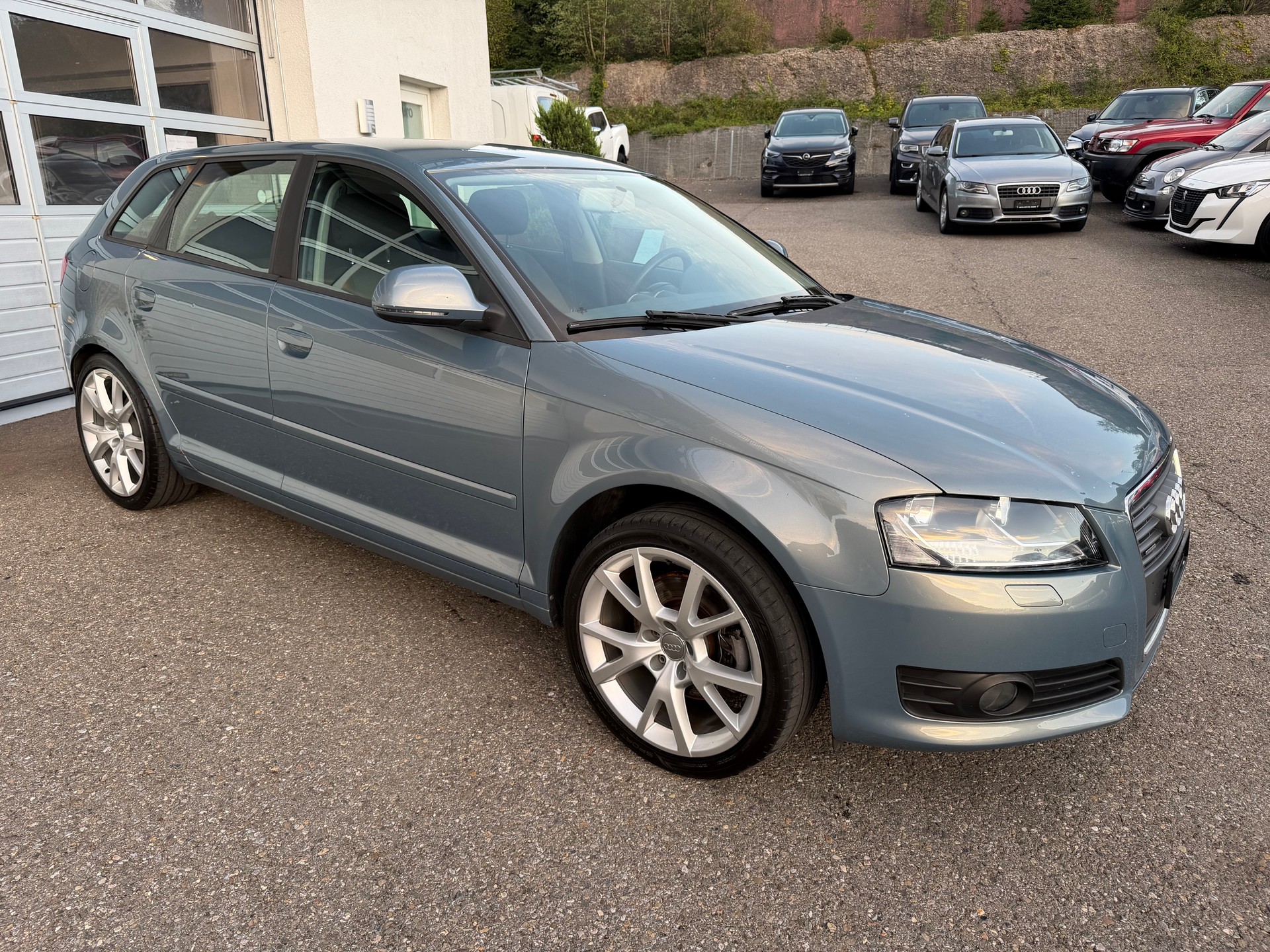 AUDI A3 Sportback 2.0 TDI Attraction quattro-showroom-element-3