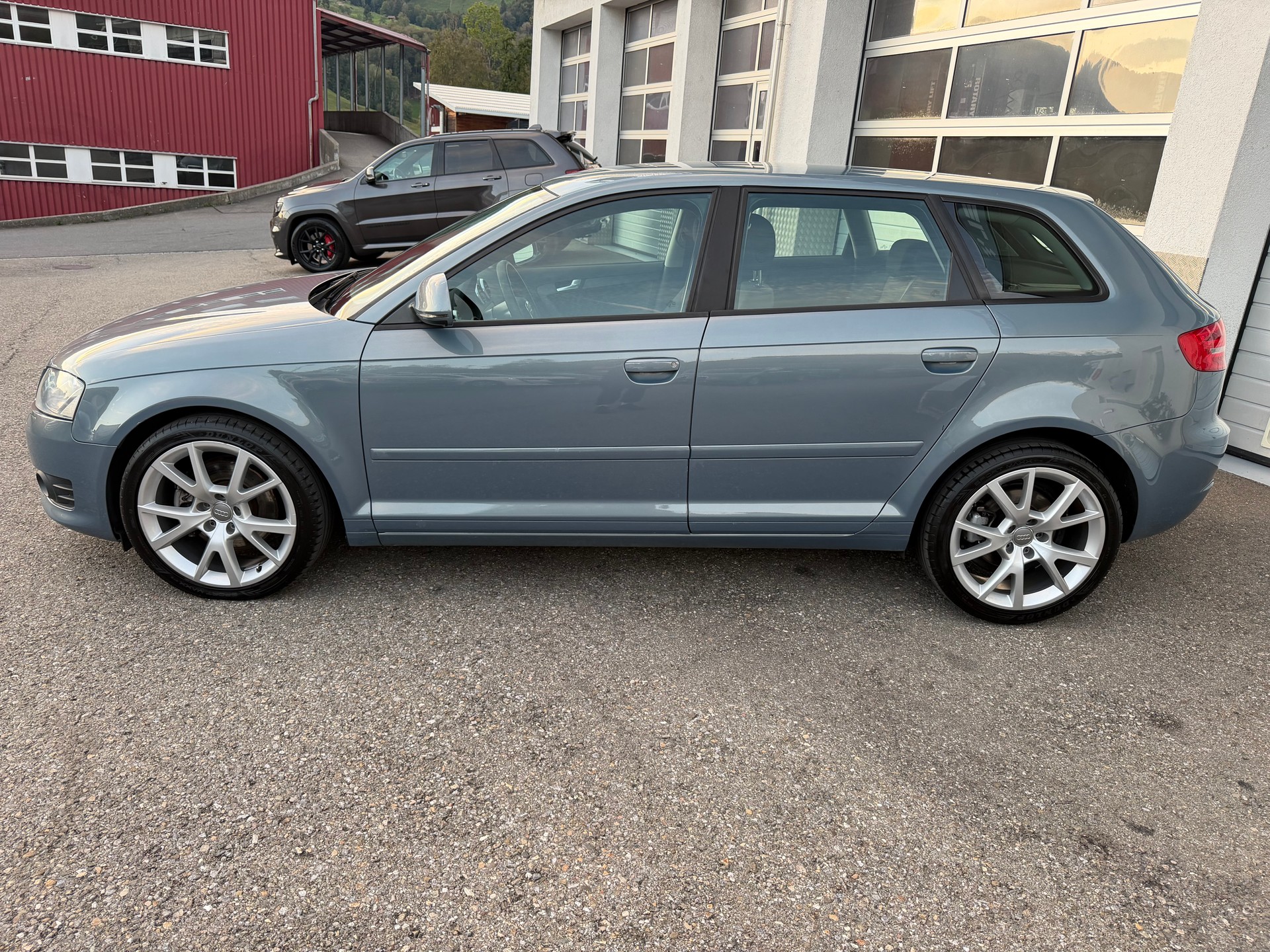AUDI A3 Sportback 2.0 TDI Attraction quattro-showroom-element-1