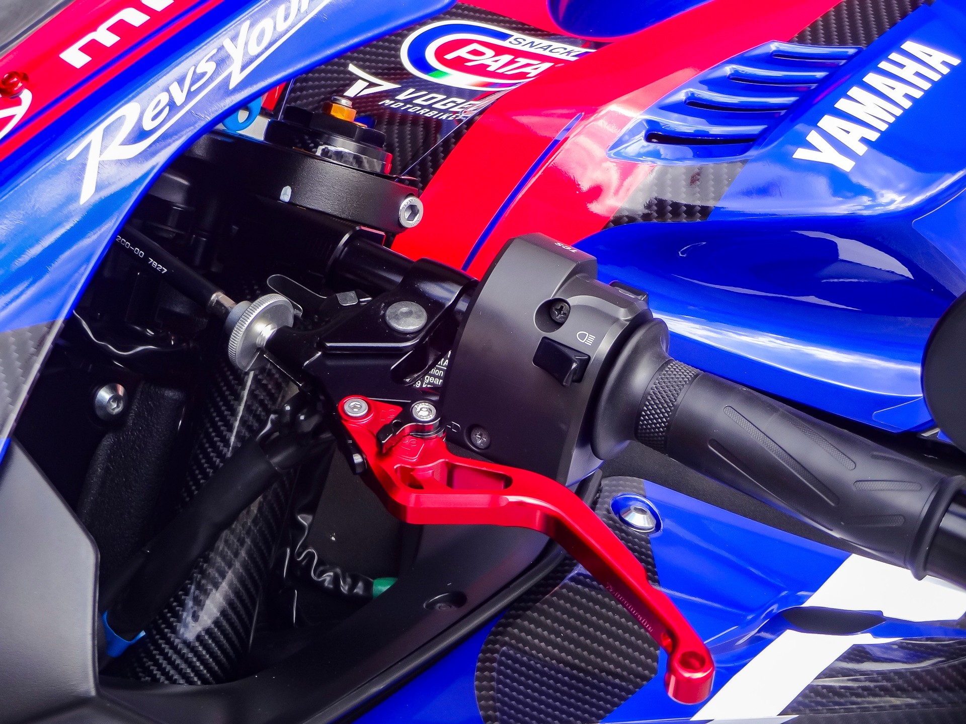 YAMAHA YZF-R6-image-10