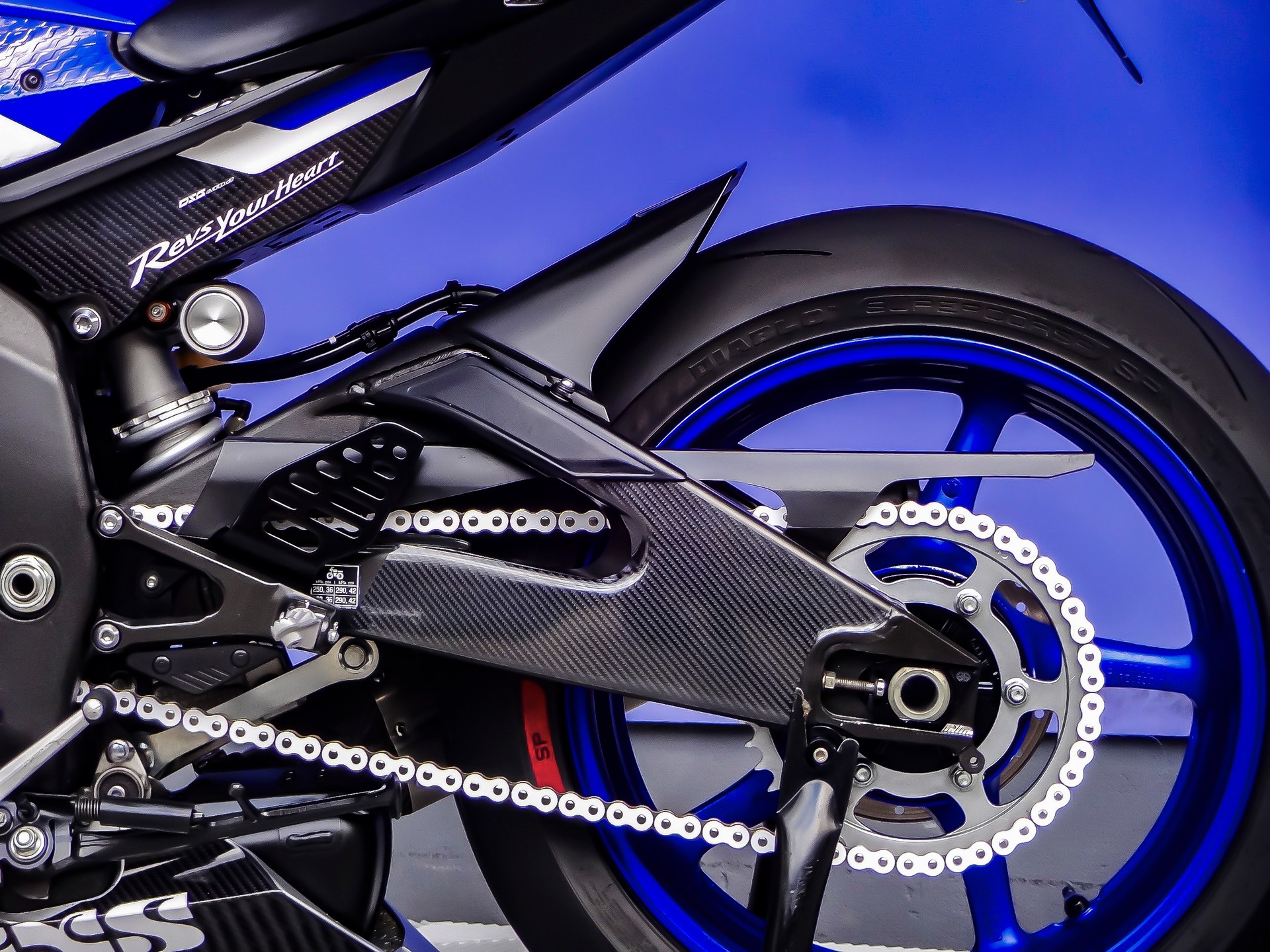 YAMAHA YZF-R6-image-6