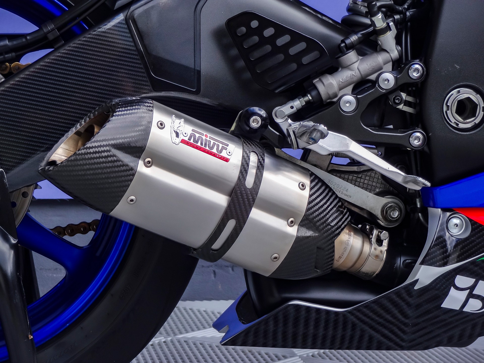 YAMAHA YZF-R6-image-7