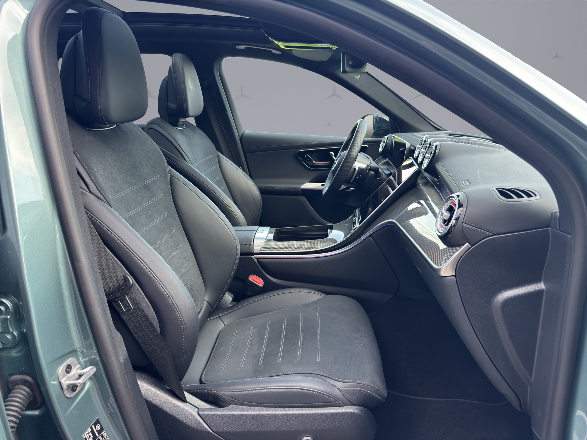 MERCEDES-BENZ GLC 220 d AMG Line 4matic-image-16