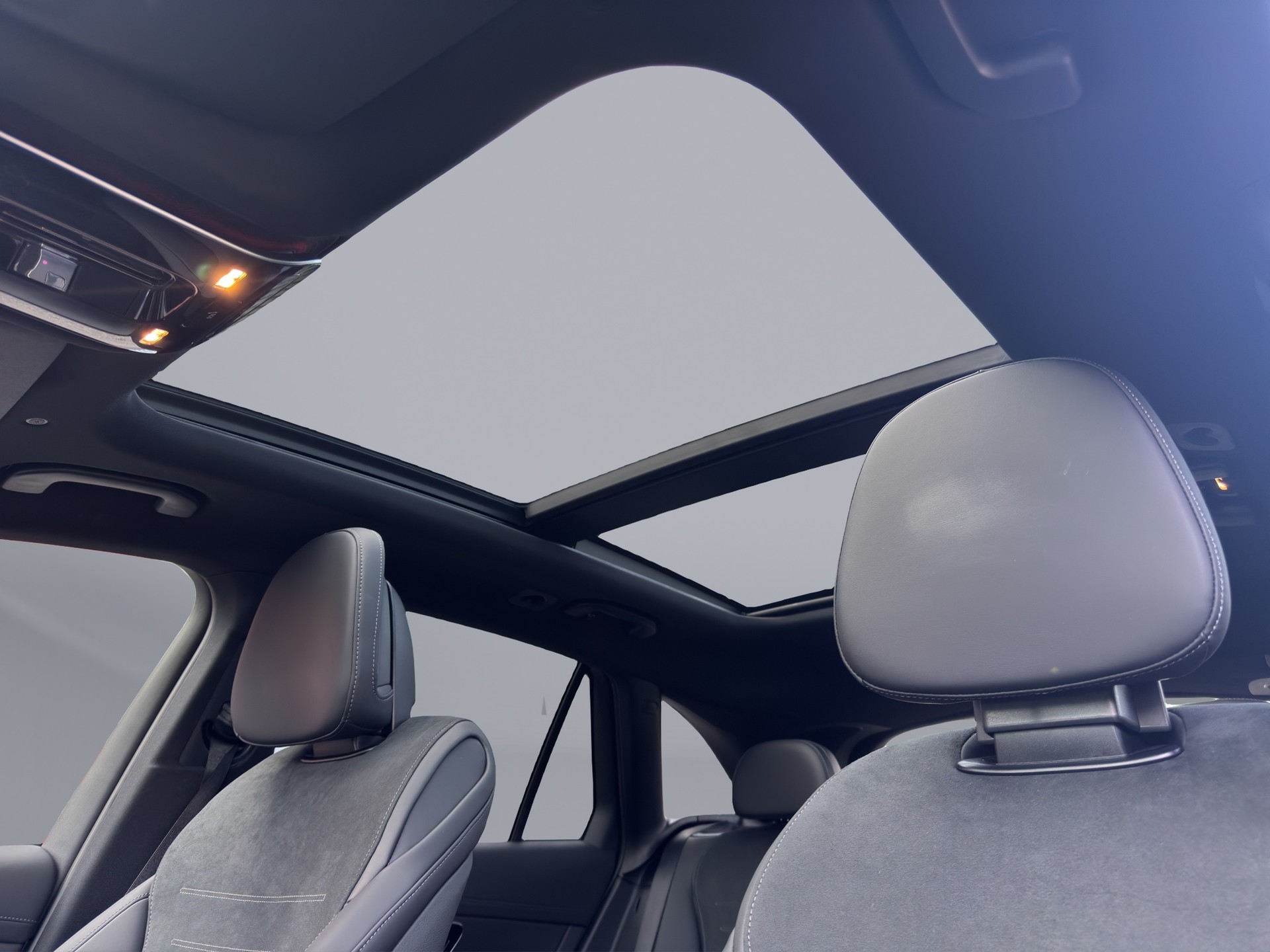 MERCEDES-BENZ GLC 220 d AMG Line 4matic-image-19