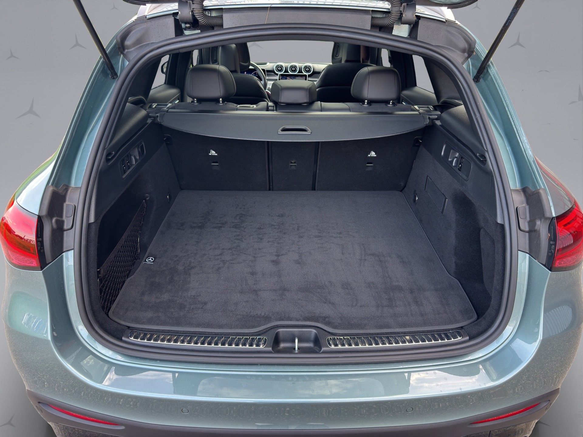 MERCEDES-BENZ GLC 220 d AMG Line 4matic-image-18