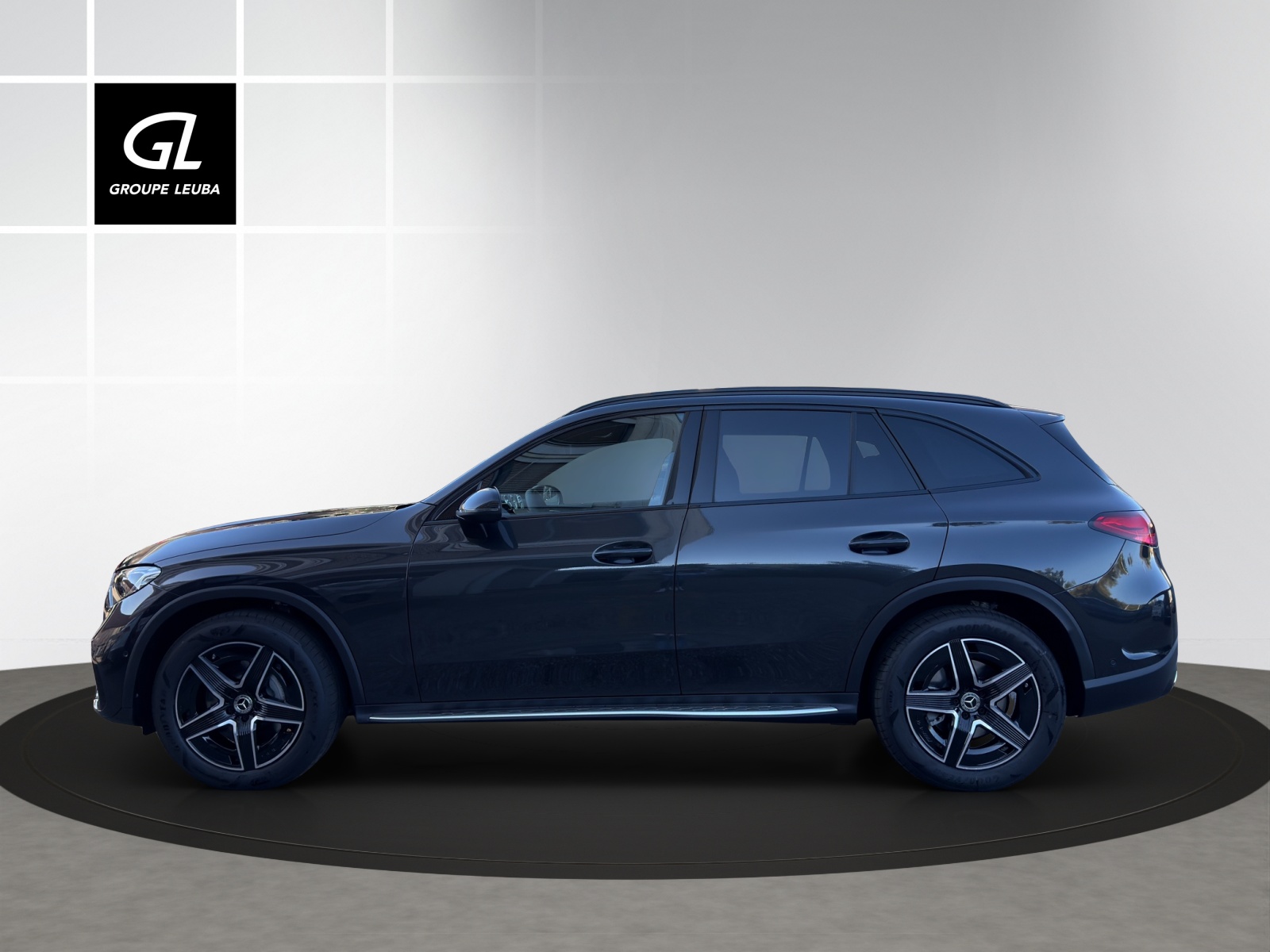 MERCEDES-BENZ GLC 300 4Matic 9G-Tronic-showroom-element-2