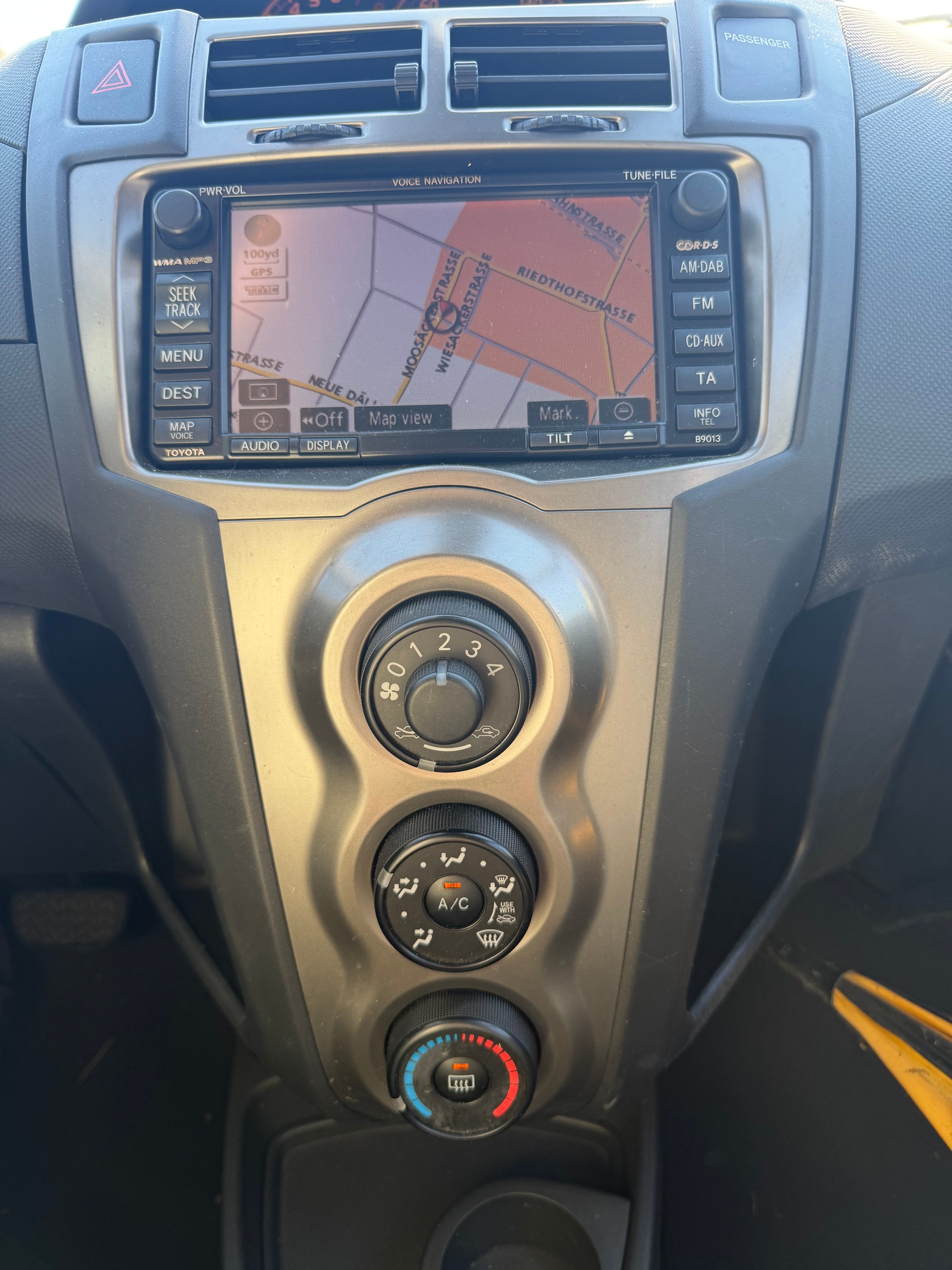 TOYOTA Yaris 1.33 Look Multimode-image-10